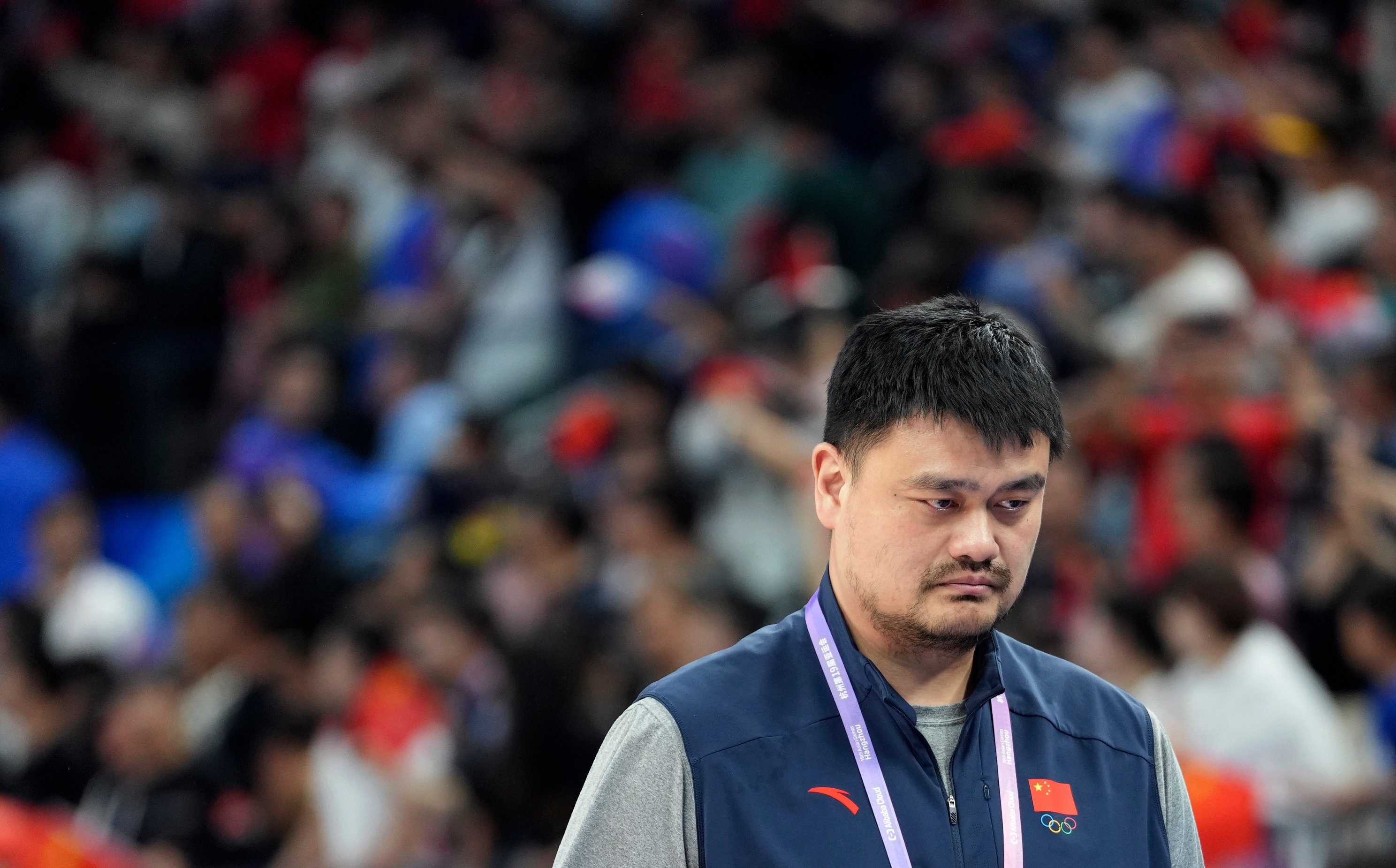 Chinese Basketball Association president Yao Ming watches the men’s bronze medal match at the Asian Games in Hangzhou. Photo: Xinhua