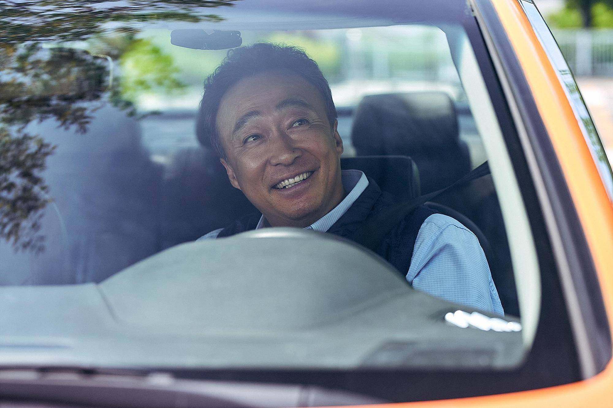 Lee Sung-min as taxi driver Oh Taek in a still from new Korean drama “A Bloody Lucky Day”, which premiered at Busan 2023. Yoo Yeon-seok and Lee Jung-eun co-star.