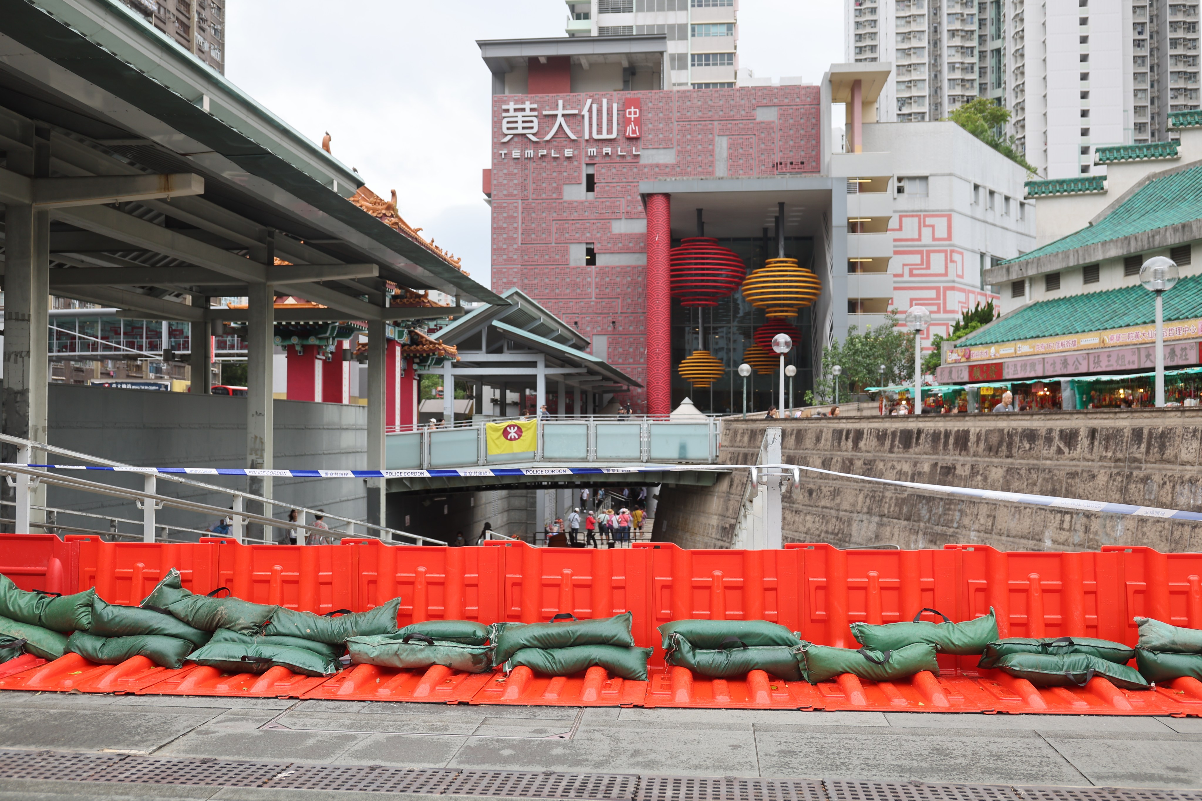 Sandbags have been set up outside Temple Mall in Wong Tai Sin. Photo: Edmond So