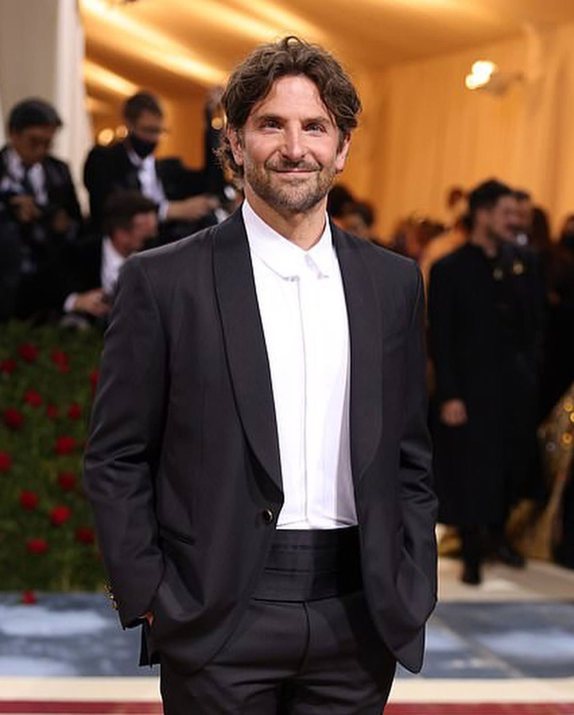 Is Bradley Cooper Married? Bradley Cooper Age, Instagram, Height, and Wife  - News