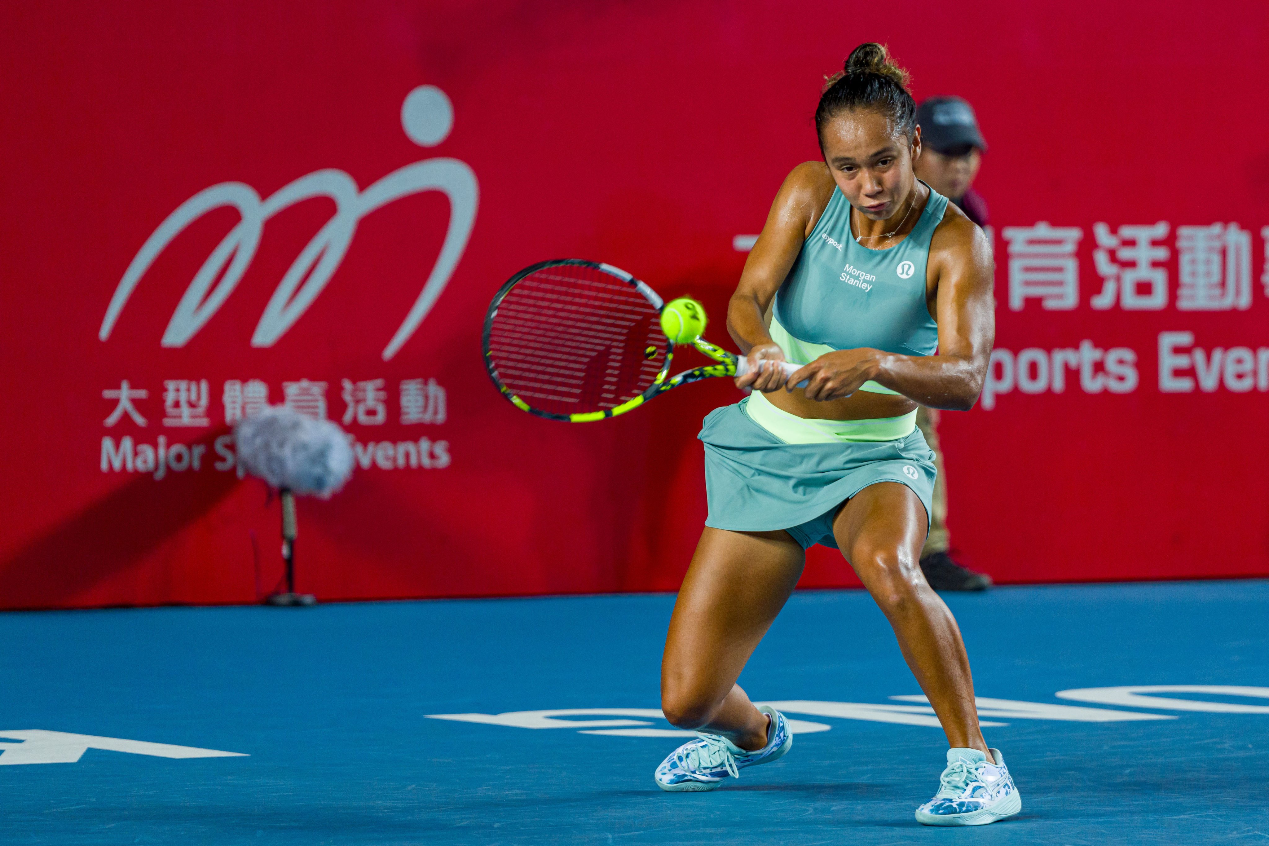 Leylah Fernandez returns the ball to Linda Fruhvirtova at the Hong Kong Tennis Open. Photos: Hong Kong Tennis Open/ArcK Photography