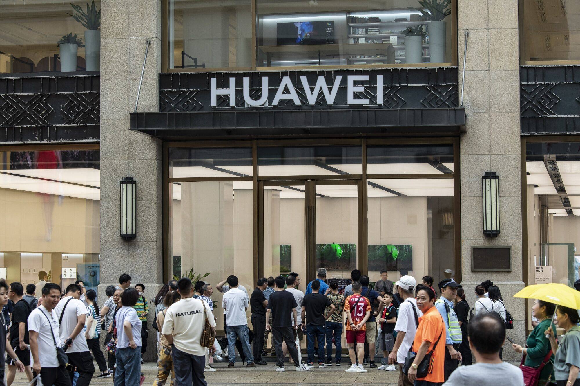 A Huawei flagship store in Shanghai. Photo: Bloomberg