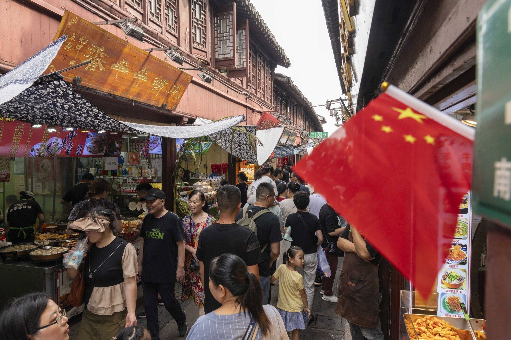 China’s retail sales grew by 5.5 per cent in September, compared with 4.6 per cent growth in August. Photo: Bloomberg