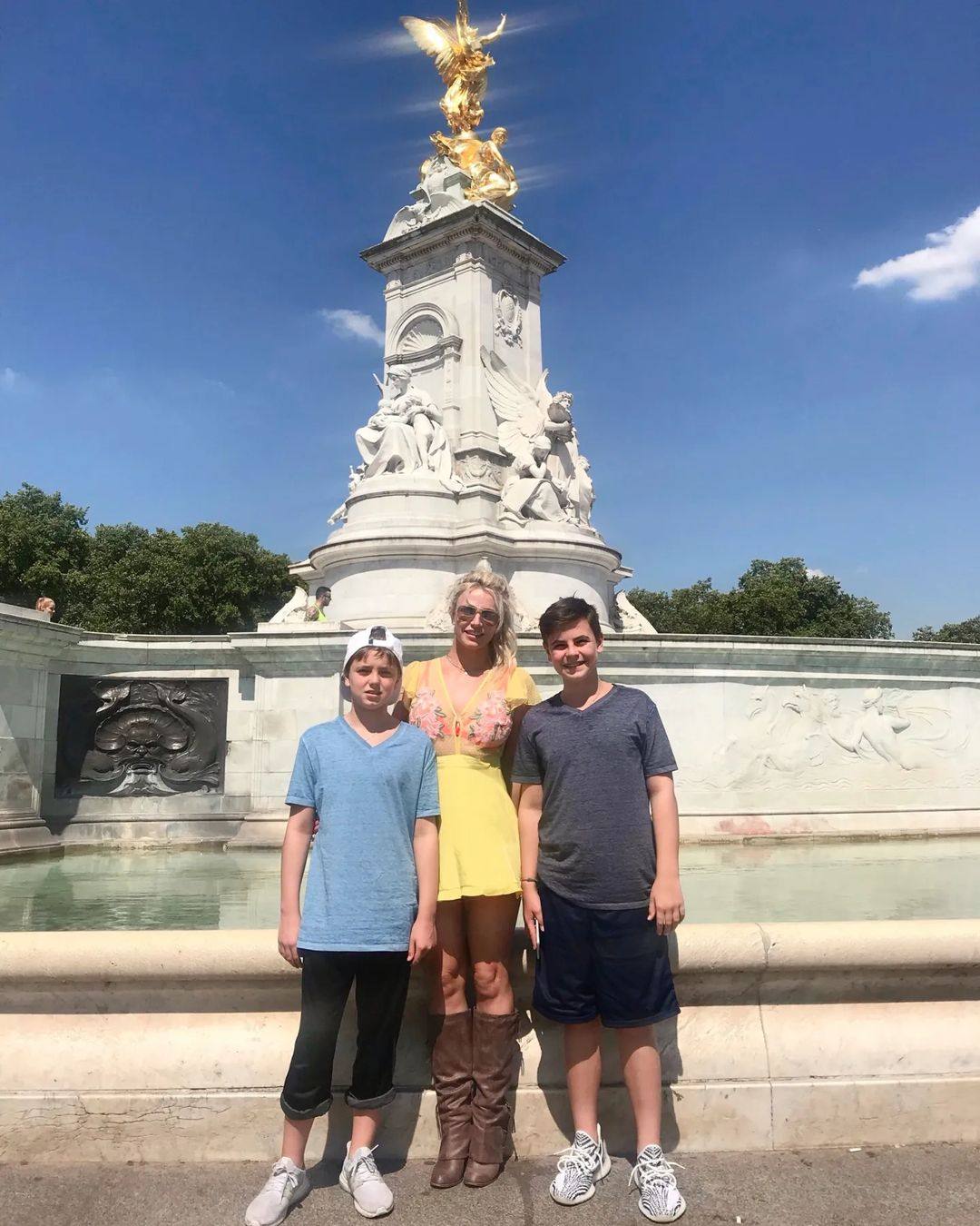 Britney Spears with her sons, Sean and Jayden, in front of the statue of Eros in London a few years ago. Photo: @prestonandjayden/Instagram