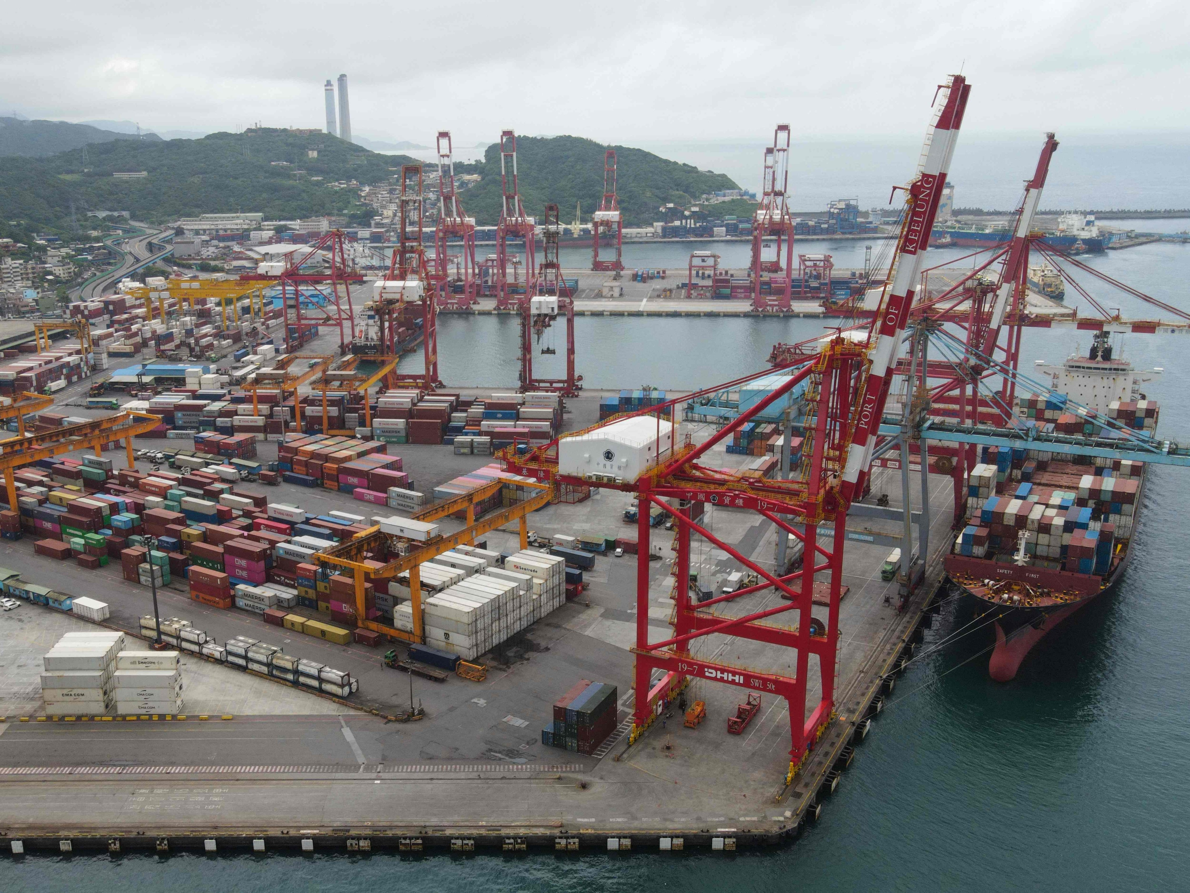 Taiwan’s export orders continued their string of decline, although rising interest in AI applications offered some respite in terms of actual exports. Photo: AFP