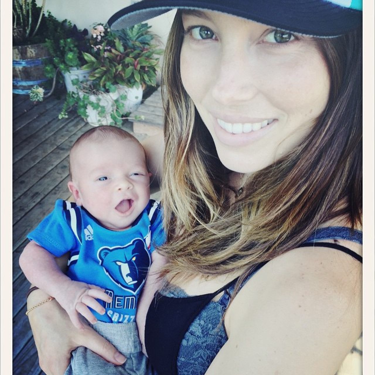 Justin Timberlake announces he, Jessica Biel have new son, Phineas 