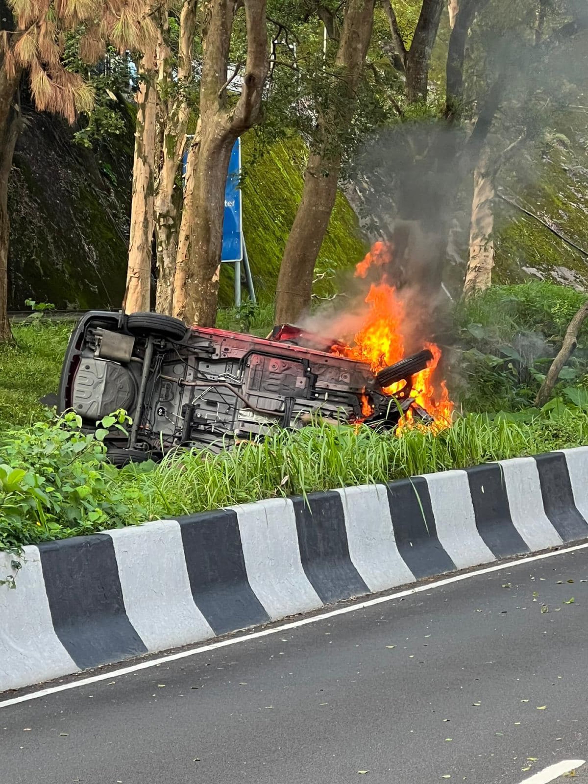 Hong Kong Taxi Driver Dies After Vehicle Bursts Into Flames In High ...