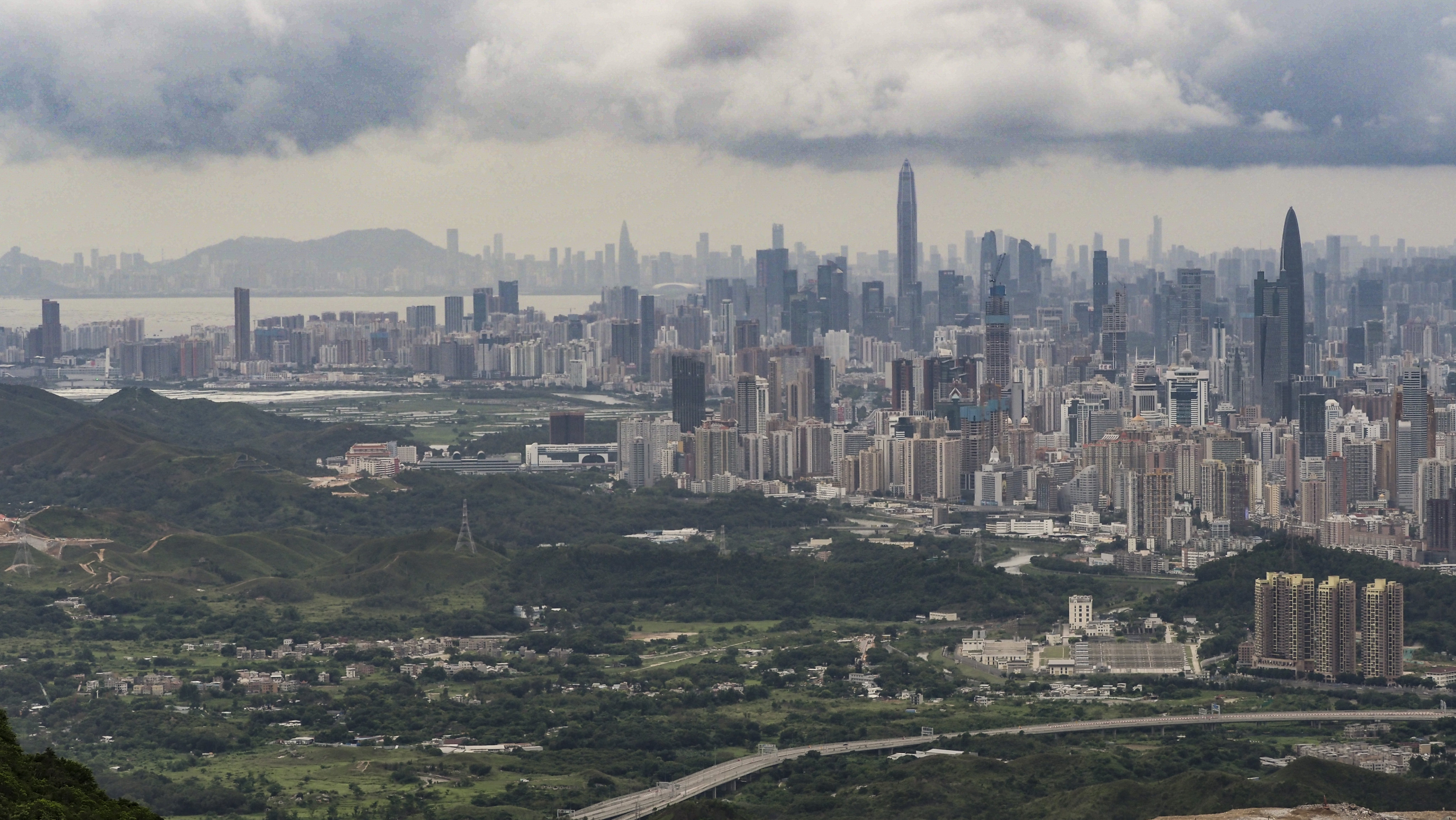 The border separating Hong Kong and Shenzhen, where the Northern Metropolis will be built. Photo: 
Martin Chan