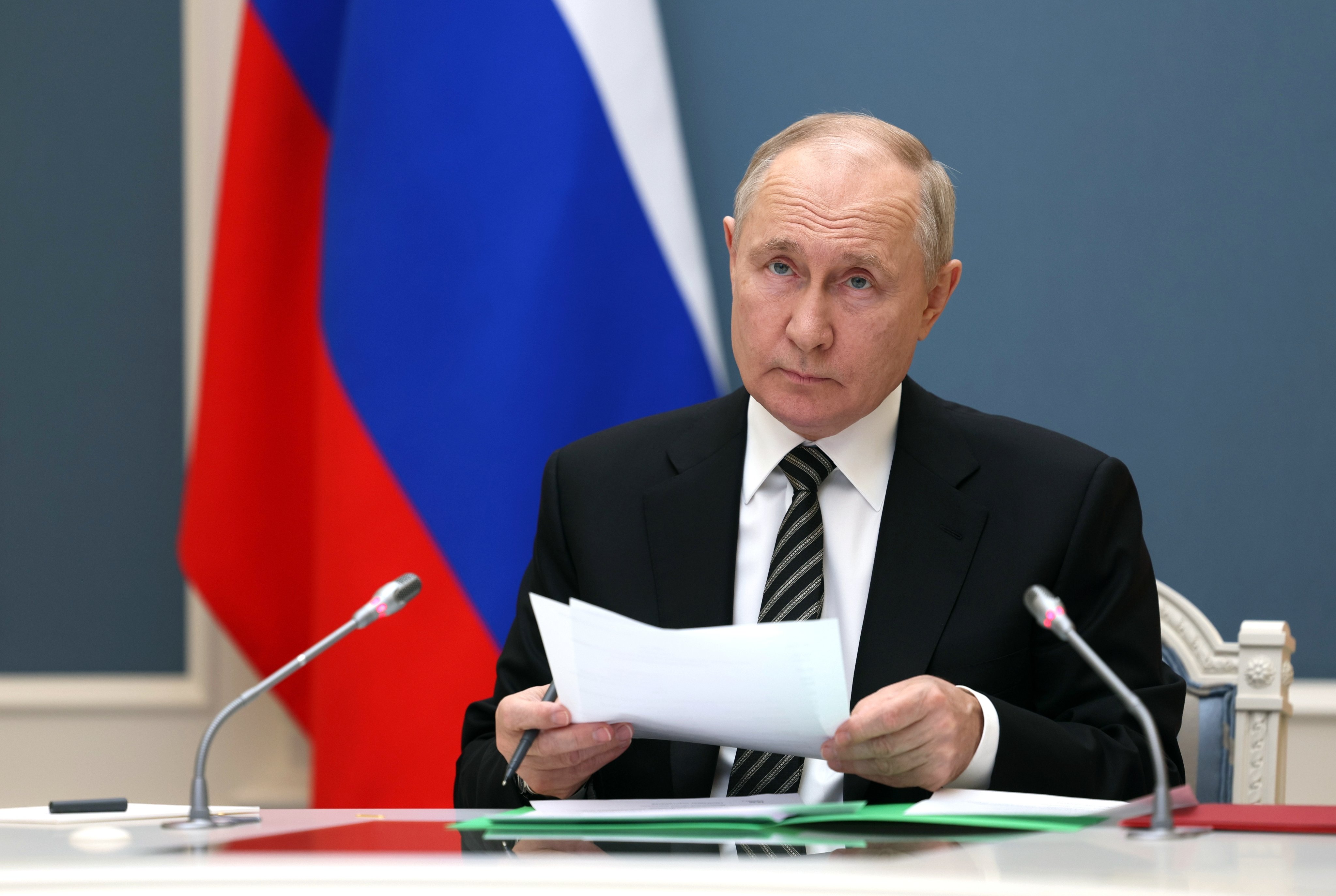 Vladimir Putin signed a law revoking Russia’s ratification of ban on testing nuclear weapons. Photo: EPA-EFE/Sputnik/Kremlin/Pool