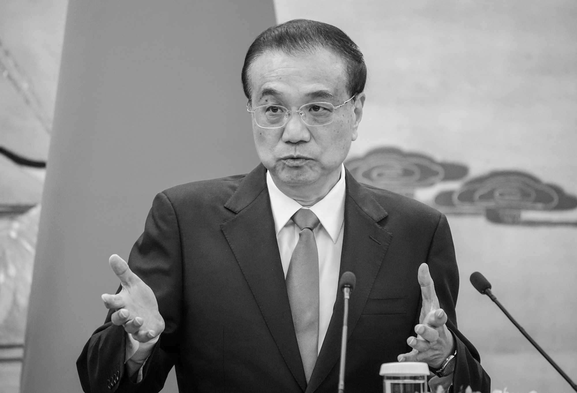 El presidente Xi Jinping y los dirigentes chinos rinden un homenaje final al ex primer ministro Li Keqiang