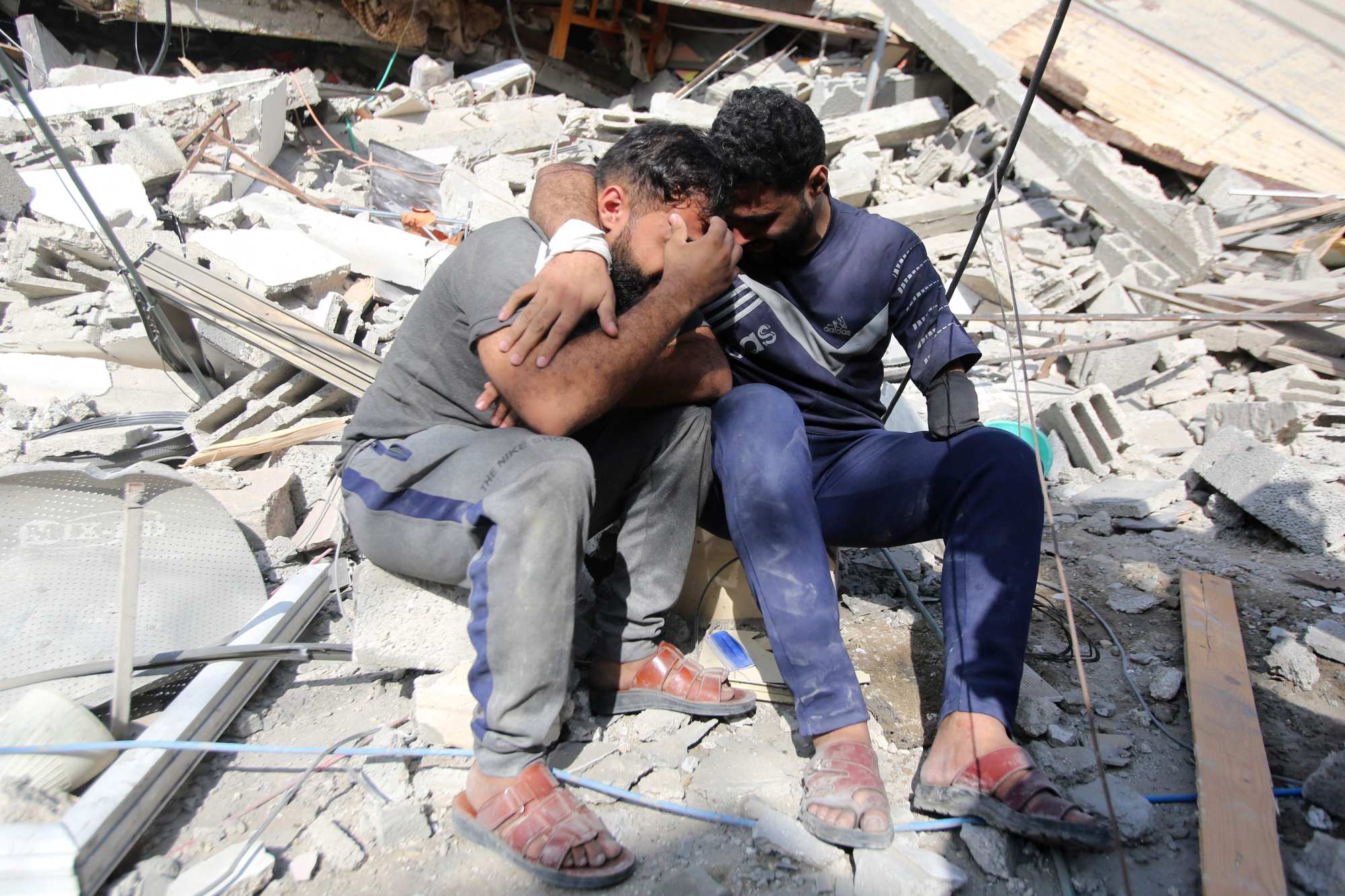 Israel-Gaza War: Palestinian Death Toll Rises To Above 10,000 As UN ...