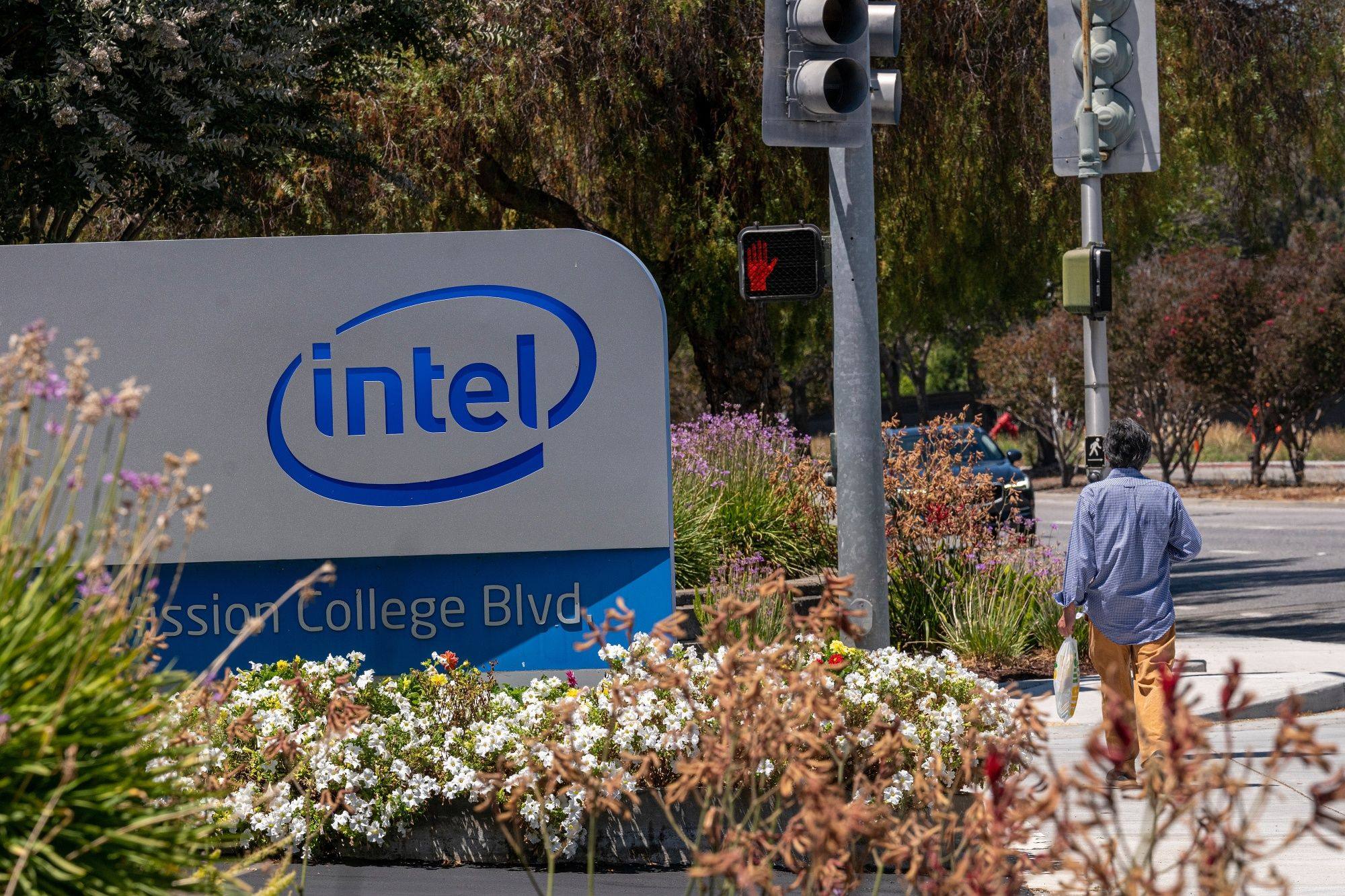 The Intel headquarters in Santa Clara, California. Photo: Bloomberg