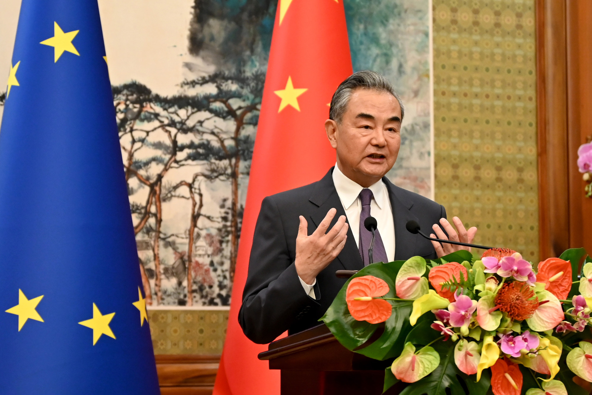 china-urges-netherlands-to-continue-cooperation-ahead-of-dutch-curbs-on