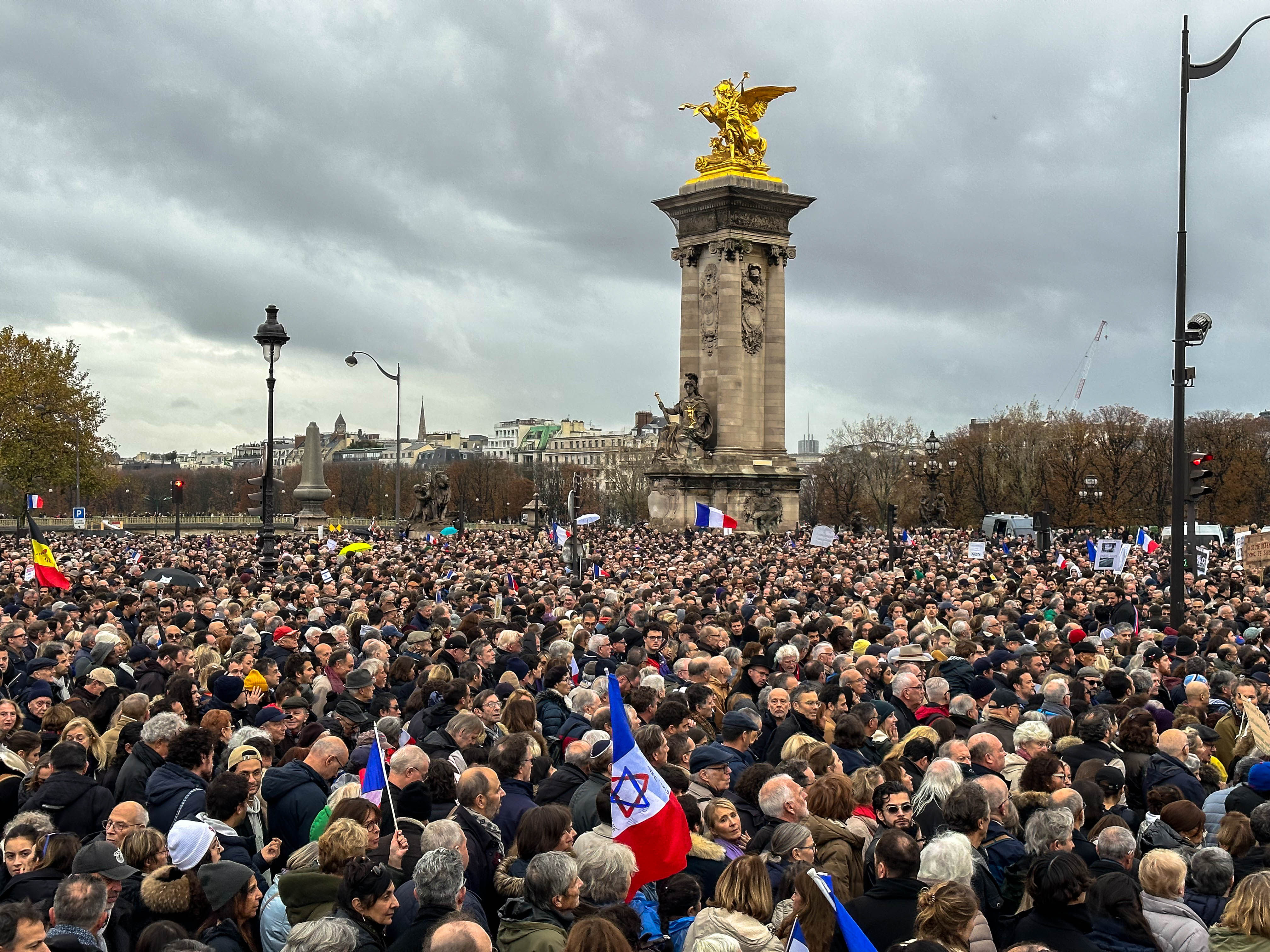 People take part in a rally against anti-Semitism in Paris, France on Sunday. Photo: Le Pictorium via Zuma Press / dpa