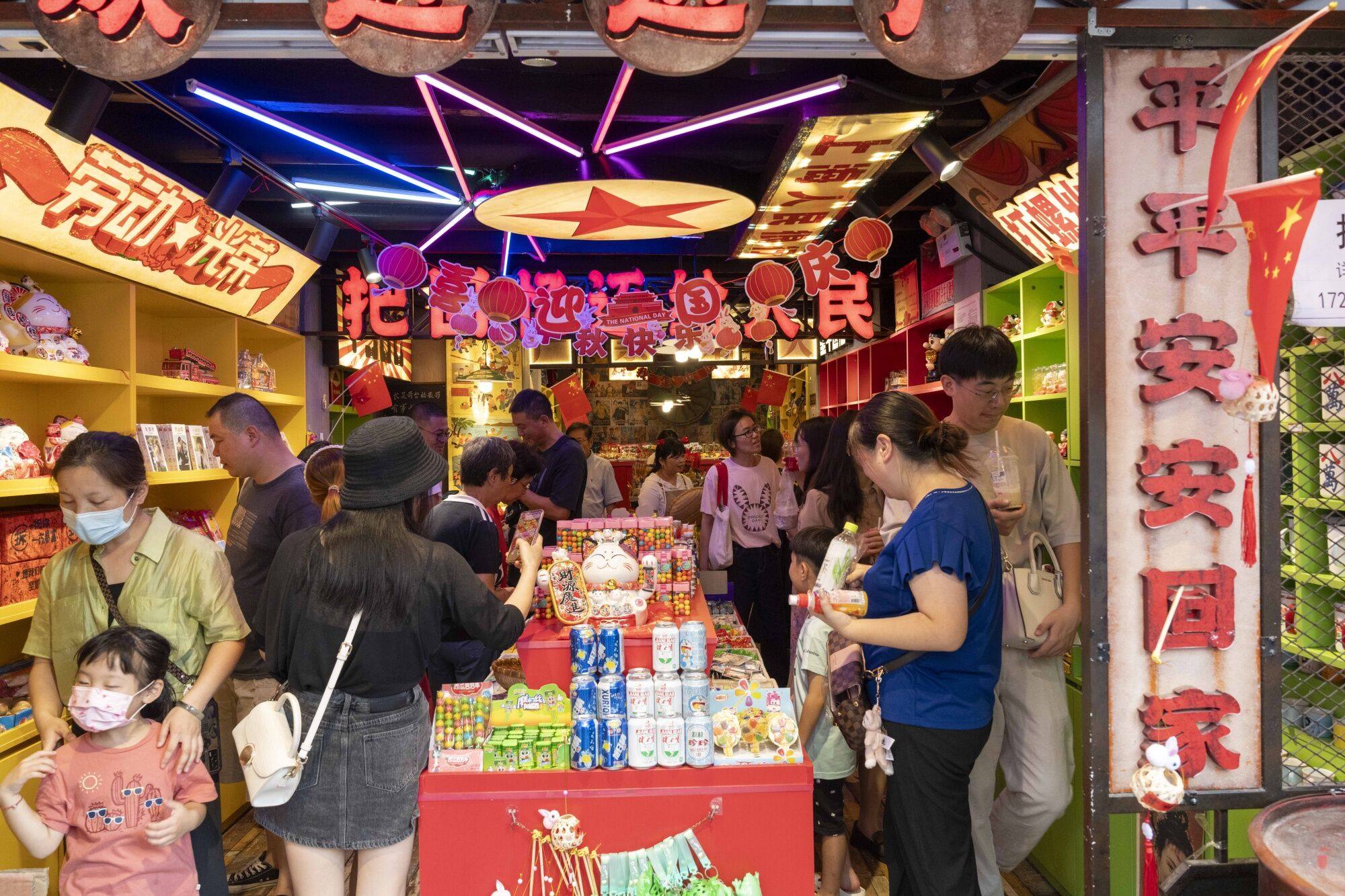 A surprise increase in China’s retail sales in October helped to lift trading  sentiment in Hong Kong on Wednesday. Photo: Bloomberg