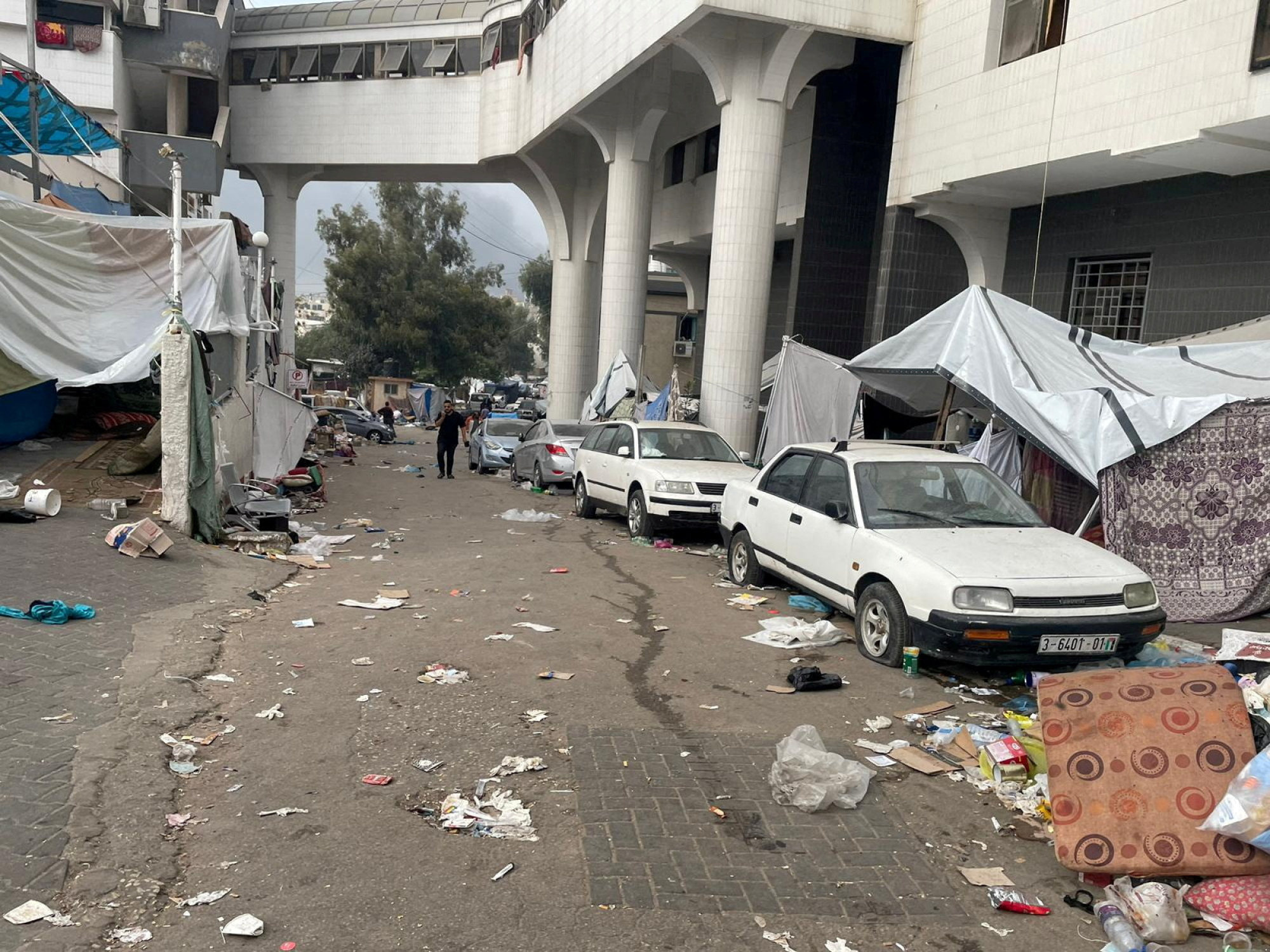 Hundreds Flee As Israel Orders Gaza’s Al-Shifa Main Hospital Evacuated ...