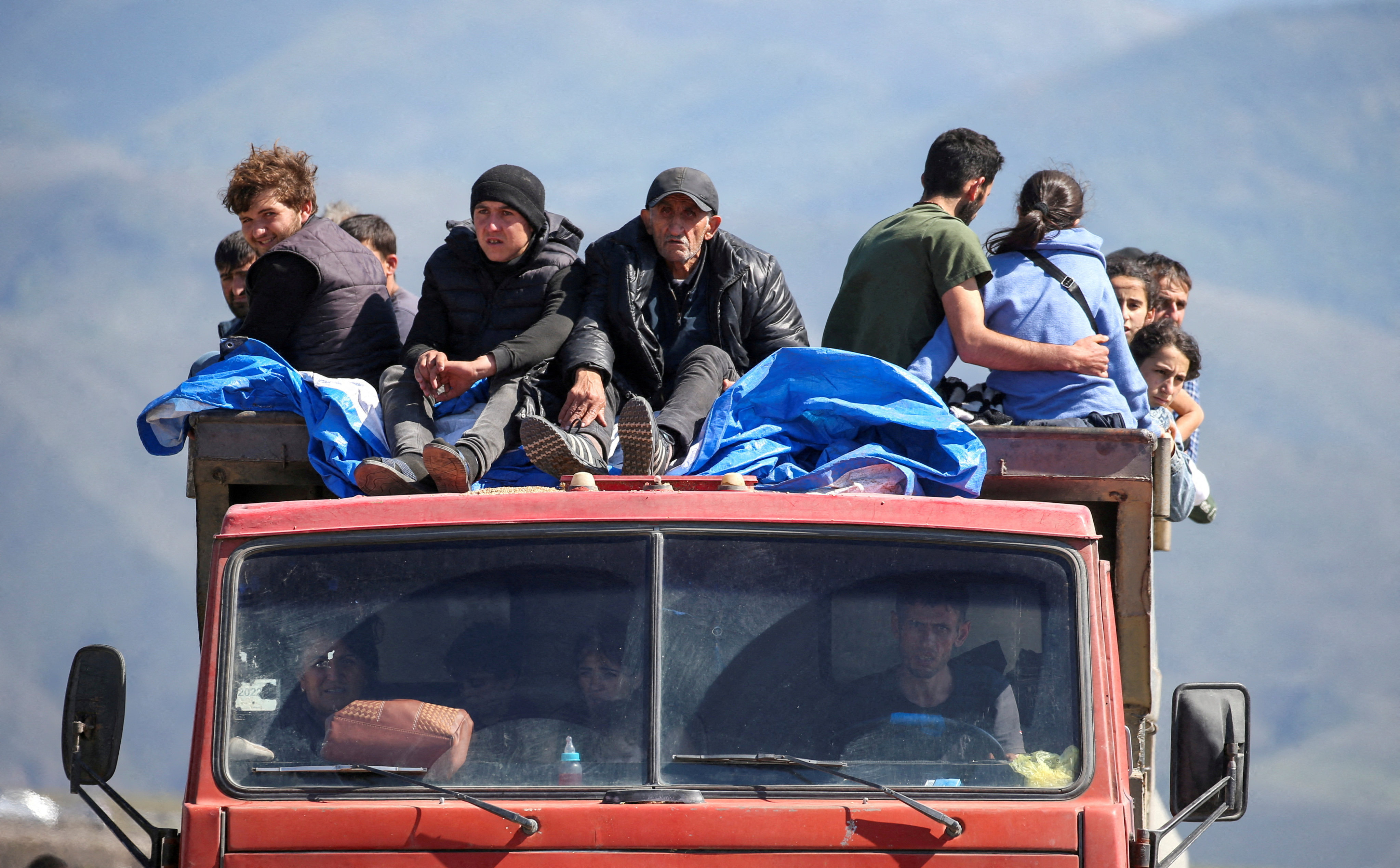 Refugees from Nagorno-Karabakh arrive at the border village of Kornidzor, Armenia in Septenber. Photo: Reuters