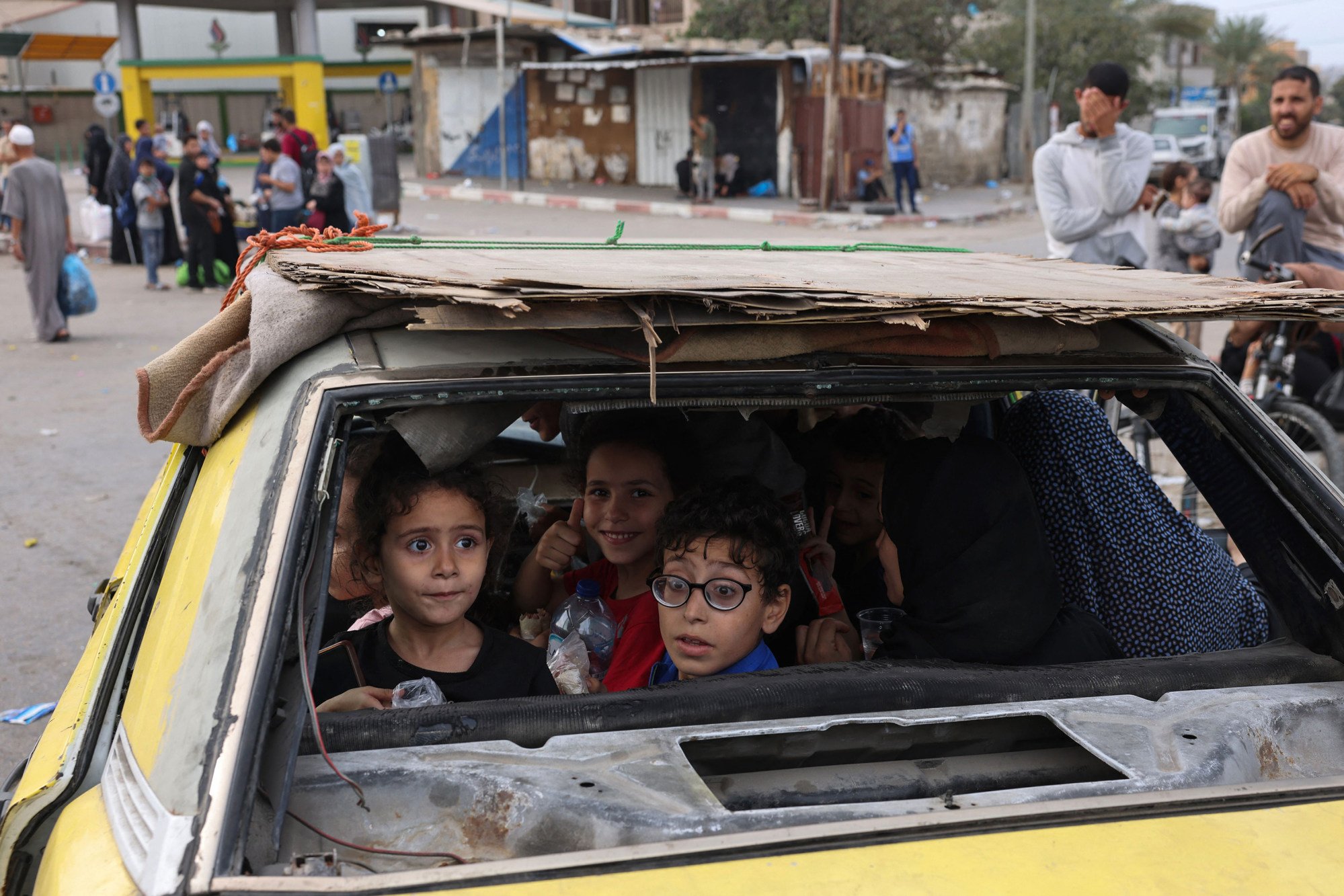 Hundreds flee as Israel orders Gaza’s al-Shifa main hospital evacuated ...