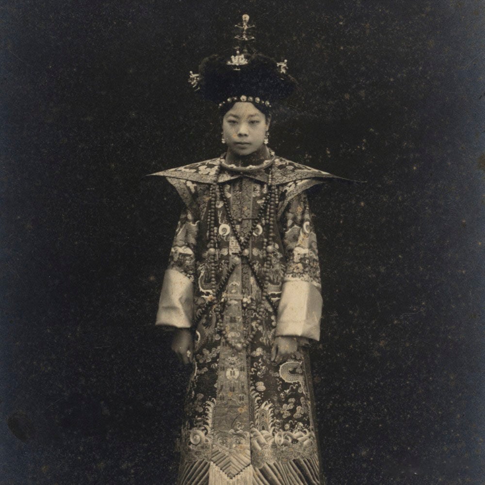 Erdet Wenxiu was chosen as Aisin Gioro Puyi’s secondary wife just before she turned 13. After years of trials and tribulations – including serving China’s last emperor divorce papers – she was buried in a pauper’s grave.