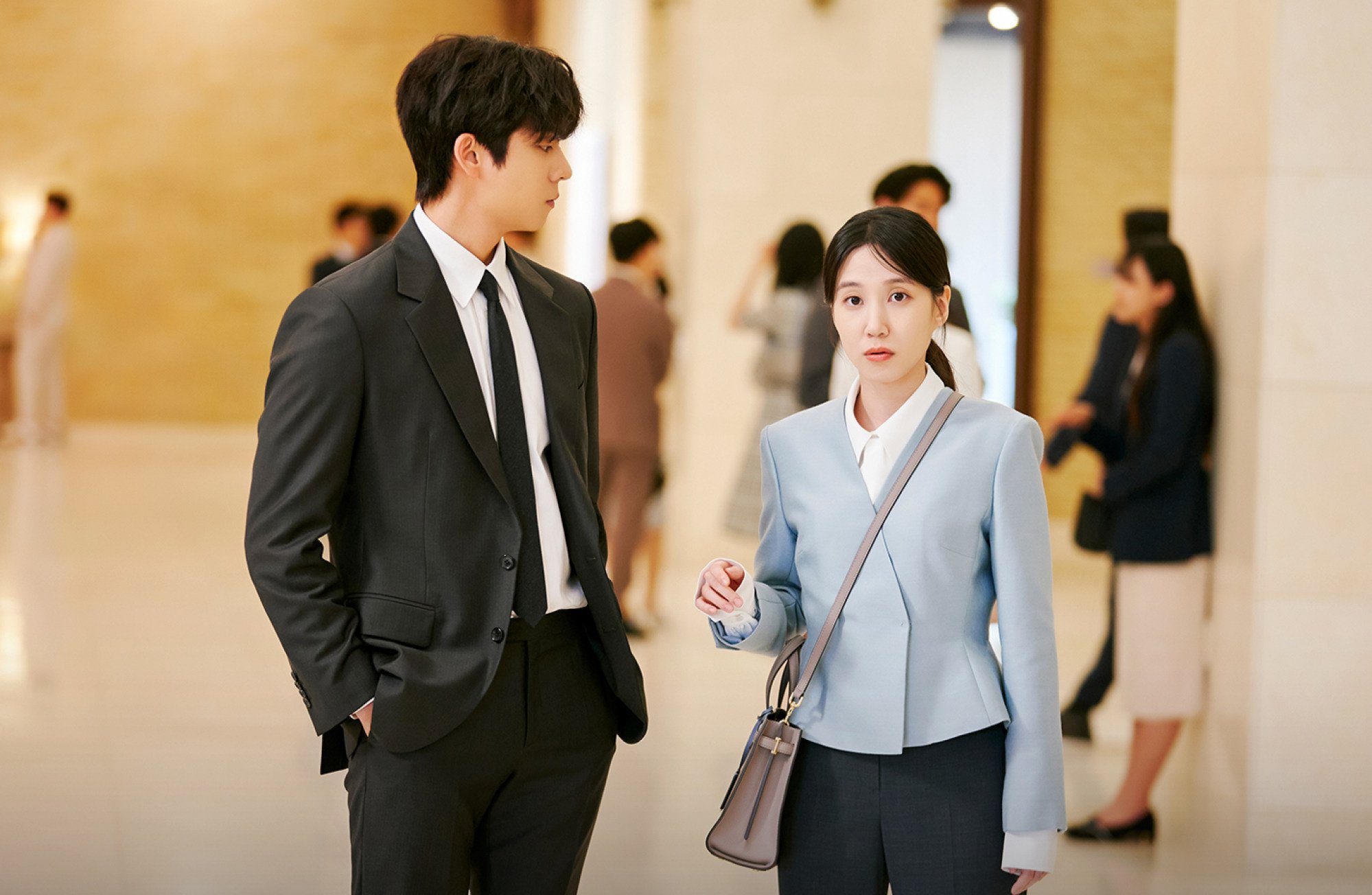 netflix k-drama midseason recap: castaway diva – park eun-bin’s character’s bond with fading k-pop idol excites, but show has a weak link