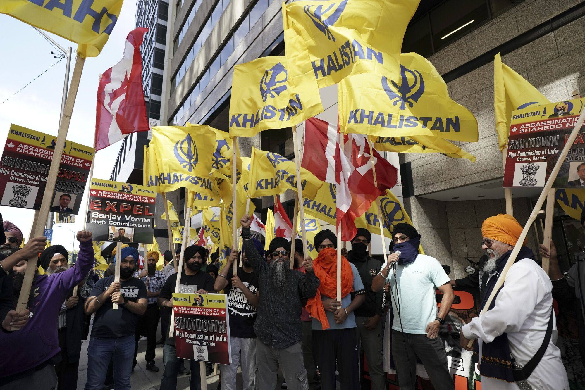 Sikh demonstrators protest outside the Indian consulate in Toronto, Canada, on September 25. Photo: Bloomberg