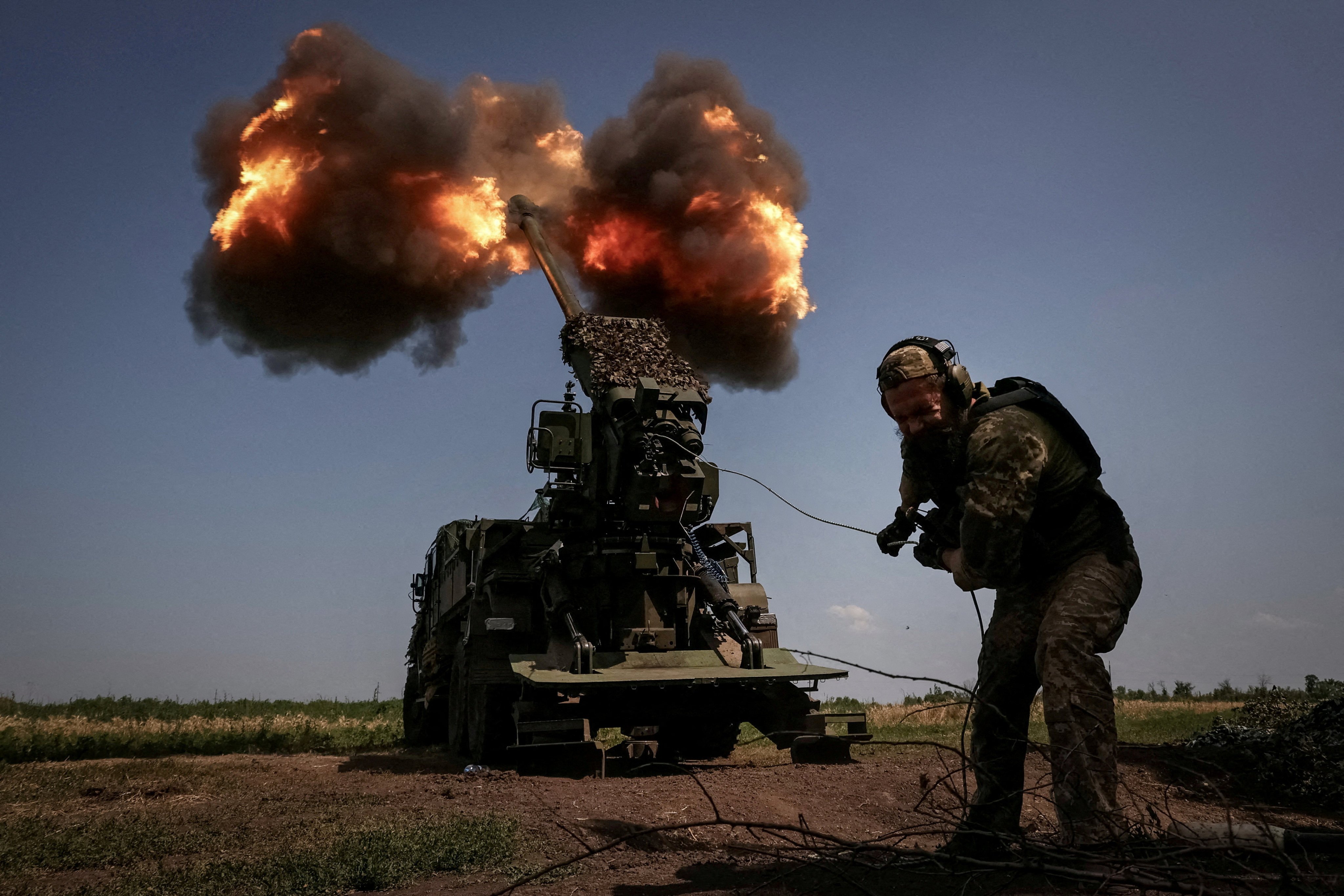 Brussels is trying to stop hi-tech products reaching the battlefields of Ukraine via China. Pictured is a Ukrainian serviceman firing a howitzer towards Russian troops. Photo: Reuters 