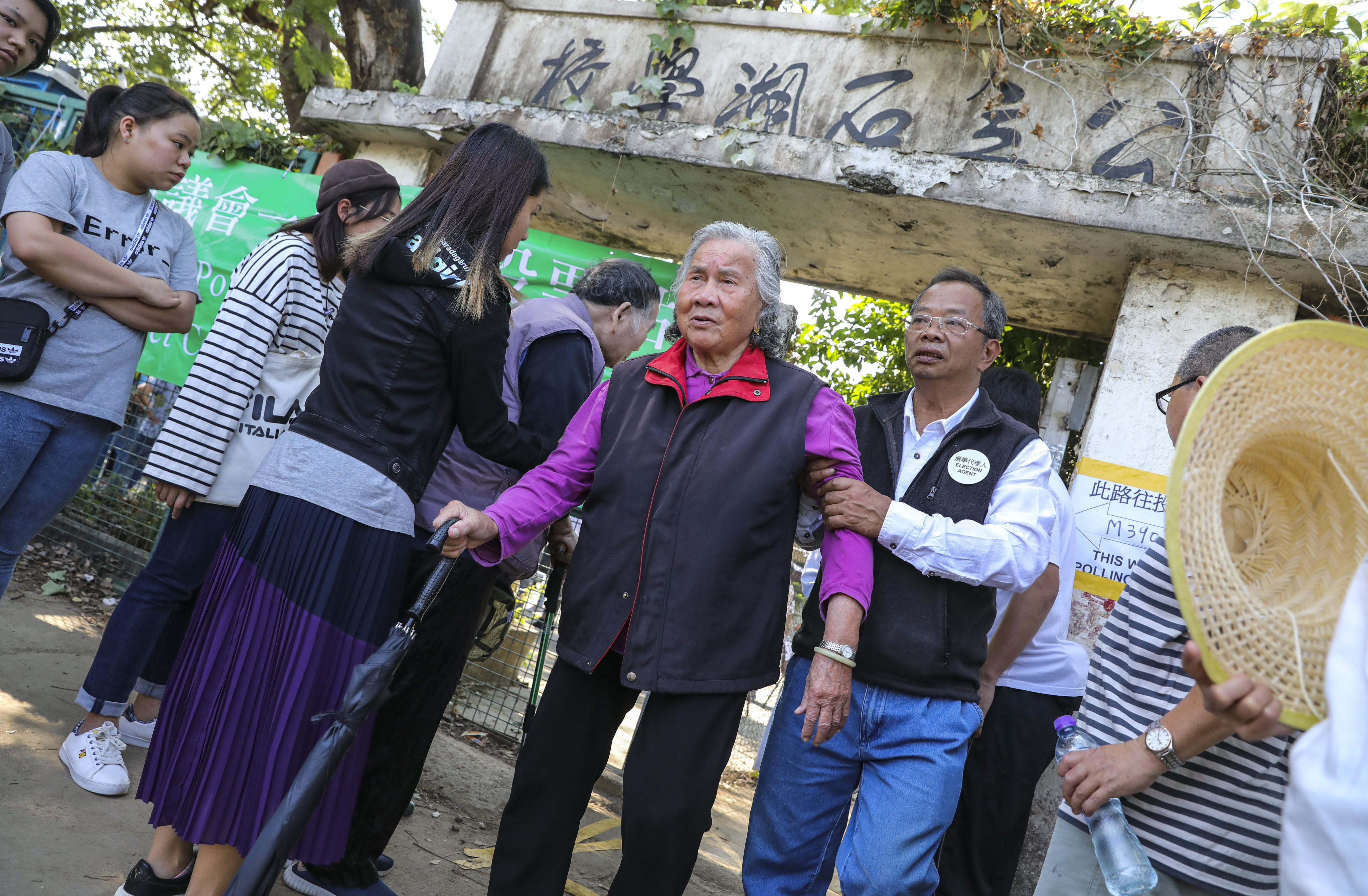 An elderly resident outside a polling station in 2019. Welfare sector lawmaker Tik Chi-yuen worries the new subsidy makes some operators of community centres for the elderly feel pressured to increase voter turnout. Photo: K. Y. Cheng