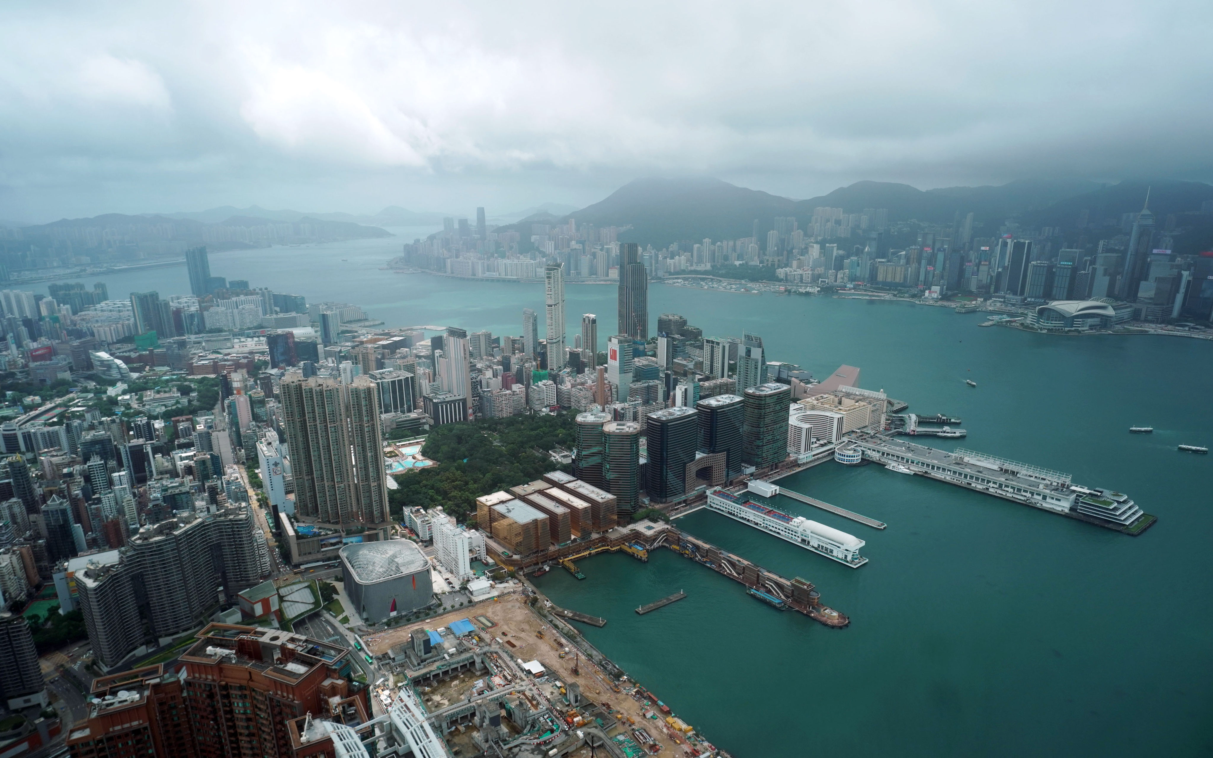 Hong Kong’s Victoria Harbour, as seen from the International Commerce Centre. The issuance of green bonds and green loans in Hong Kong has risen from US$11 billion two years ago to more than US$80 billion in 2023. Photo: Felix Wong
