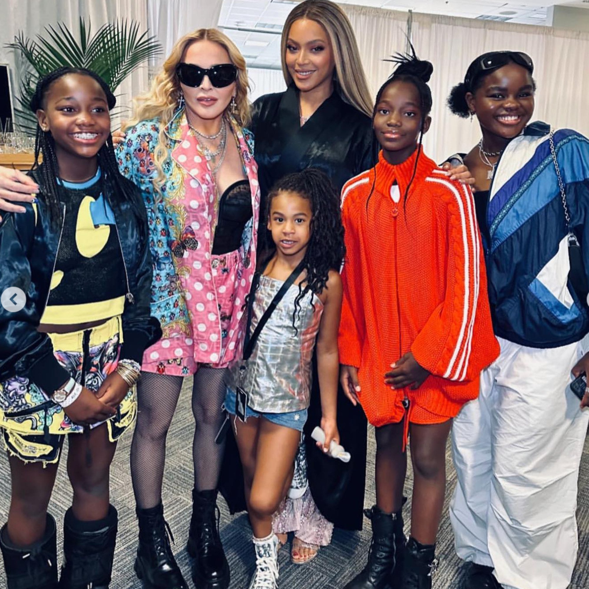 8 of Beyoncé’s cutest matching fashion moments with twins Rumi and Sir ...