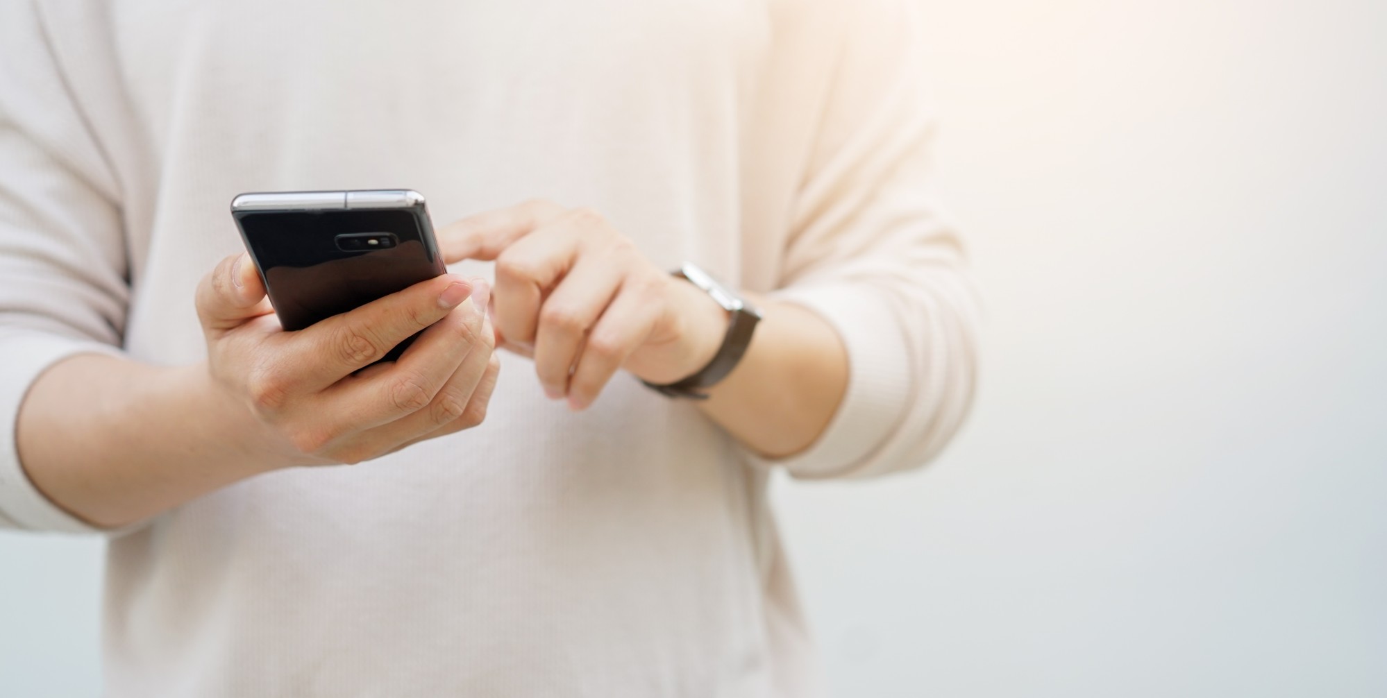 The man even asked the restaurant in which he found the phone for a “finders” fee. Photo: Shutterstock