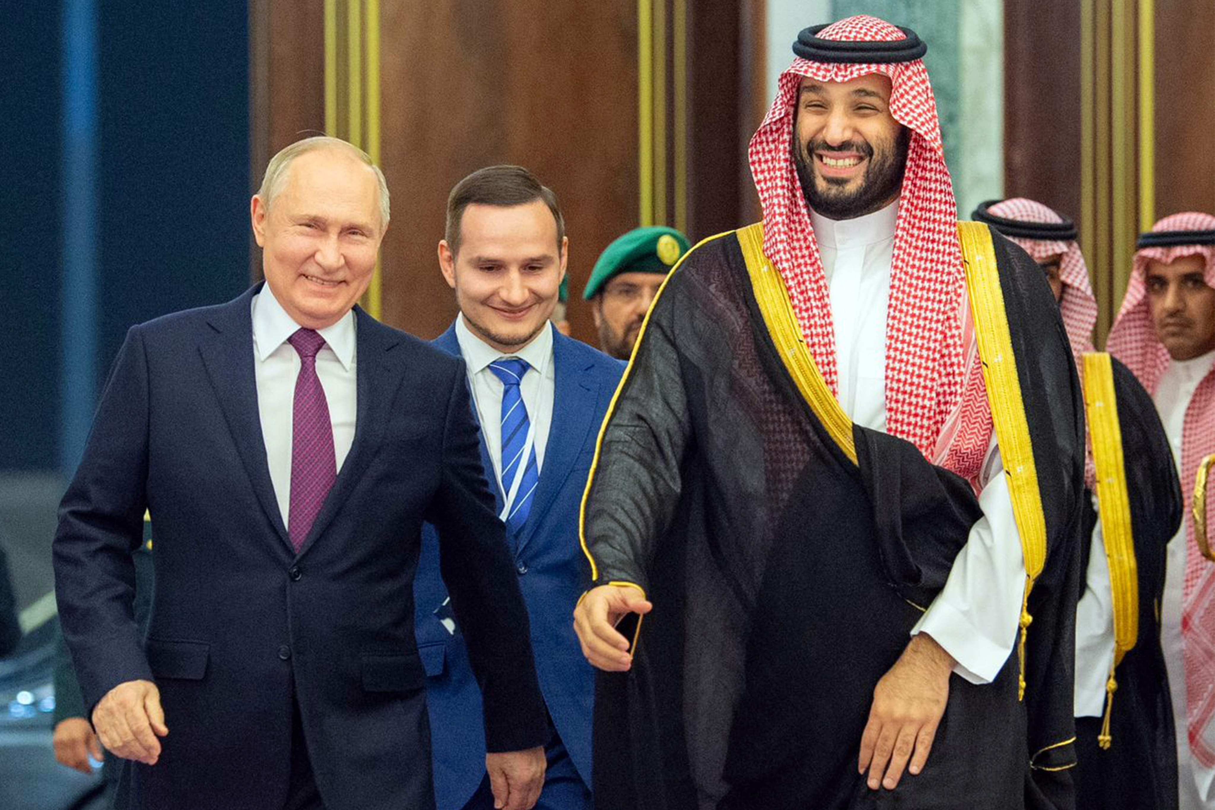 Saudi Crown Prince Mohammed bin Salman walks with Russian President Vladimir Putin during a welcome ceremony in the capital Riyadh on Wednesday. Photo: Saudi Press Agency via AFP
