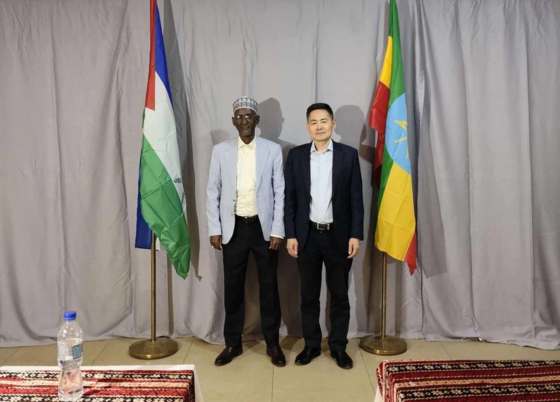 Chinese special envoy for the Horn of Africa Xue Bing  (right) meets Awol Arba, president of Afar regional state in northern Ethiopia, one of the areas most affected by the Tigray conflict. Photo: Handout