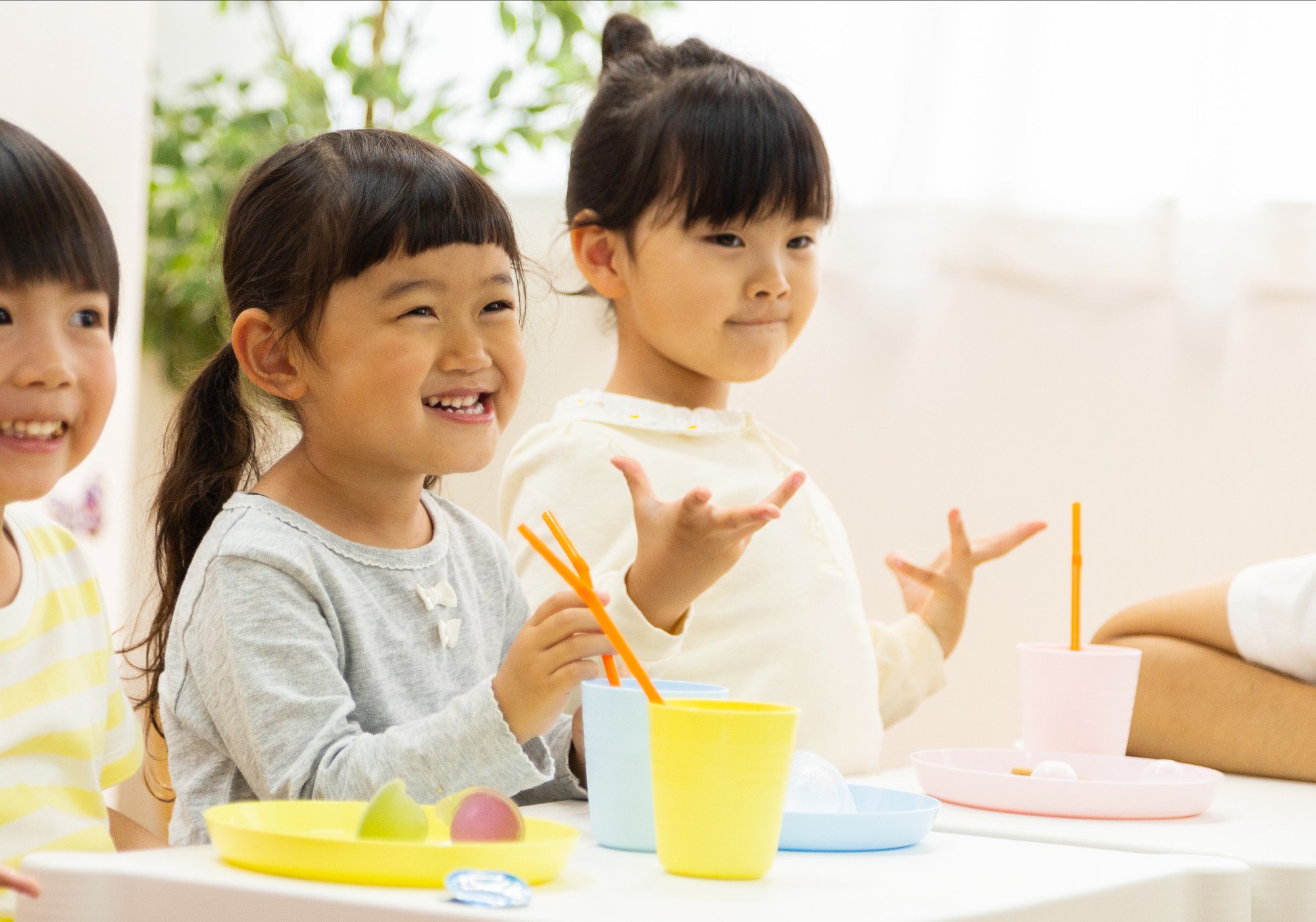 Younger students are allowed to take snack breaks but as they grow older food is not allowed in class because it is a distraction to the person who is eating and the people around them. Photo: Shutterstock
