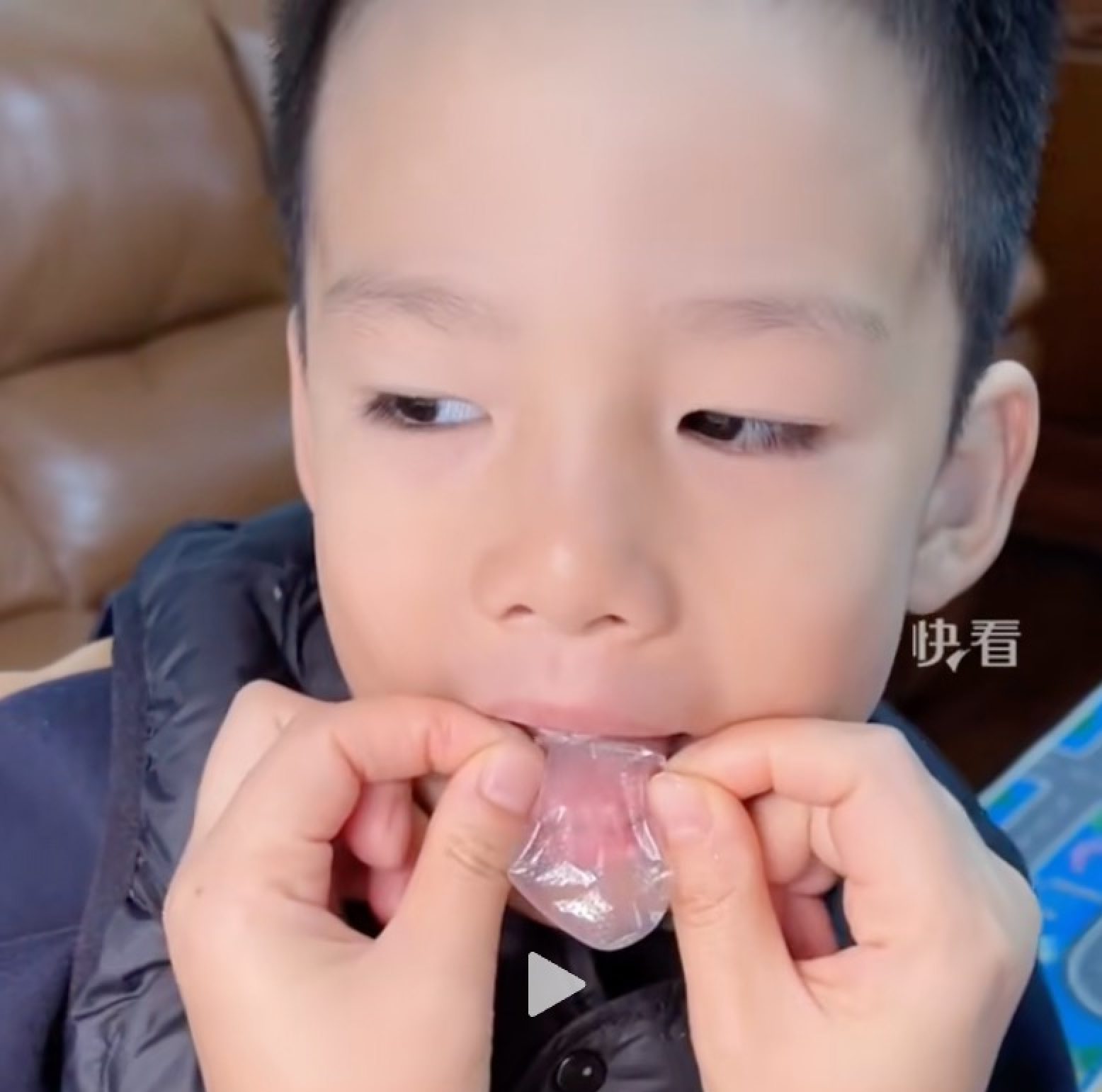 Quirky China woman makes ‘tongue glove’ for son to drink bitter herbal