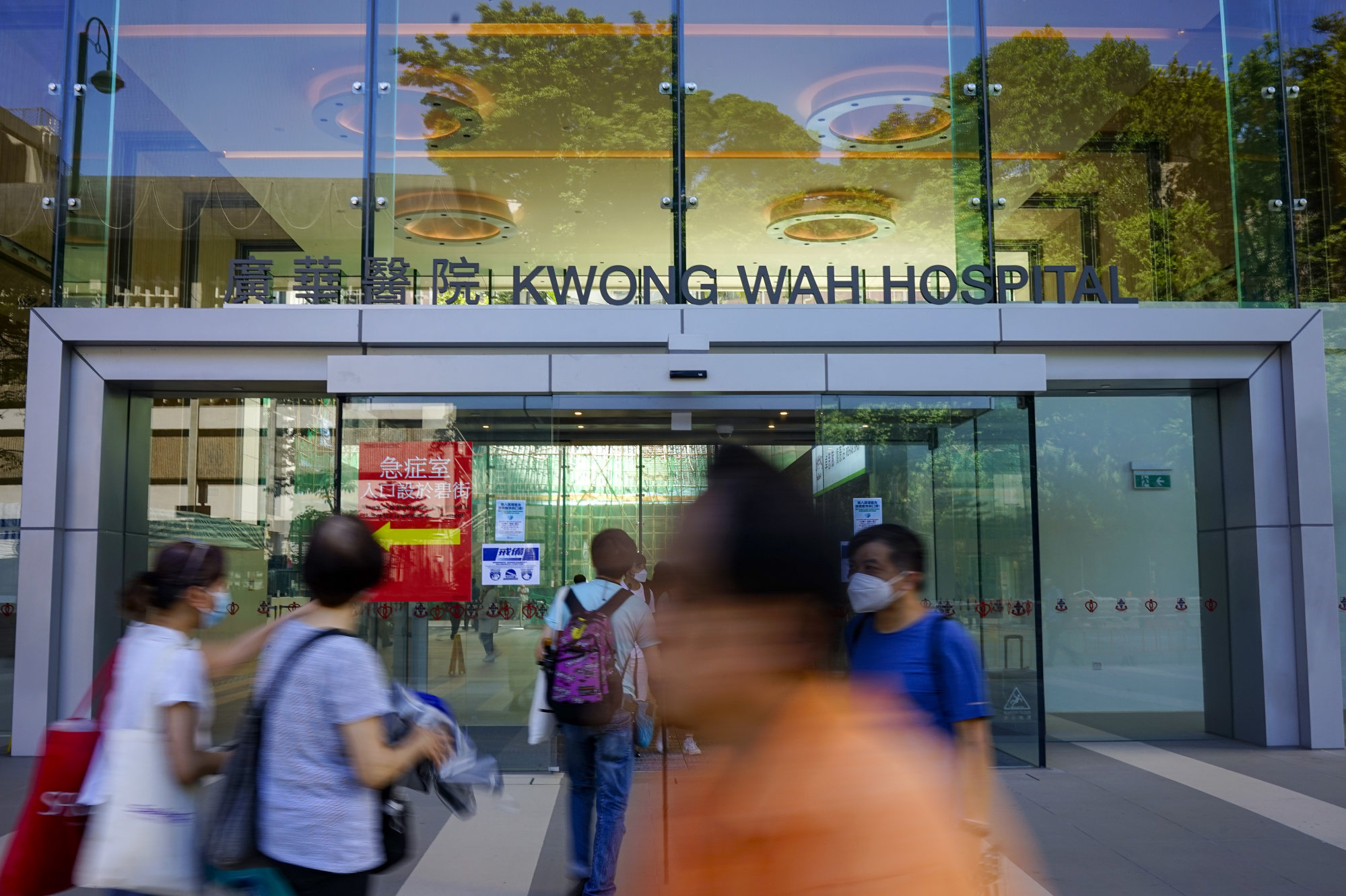 The 66-year victim has been taken to Kwong Wah Hospital in Yau Ma Tei for treatment, police said. Photo: Warton Li