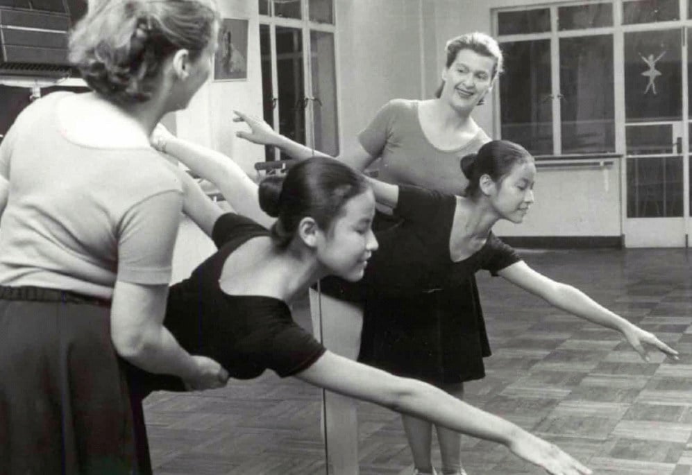 Joan Campbell (right), who was a ballet dancer in wartime England, pictured taking a class in 1974. Photo: Handout