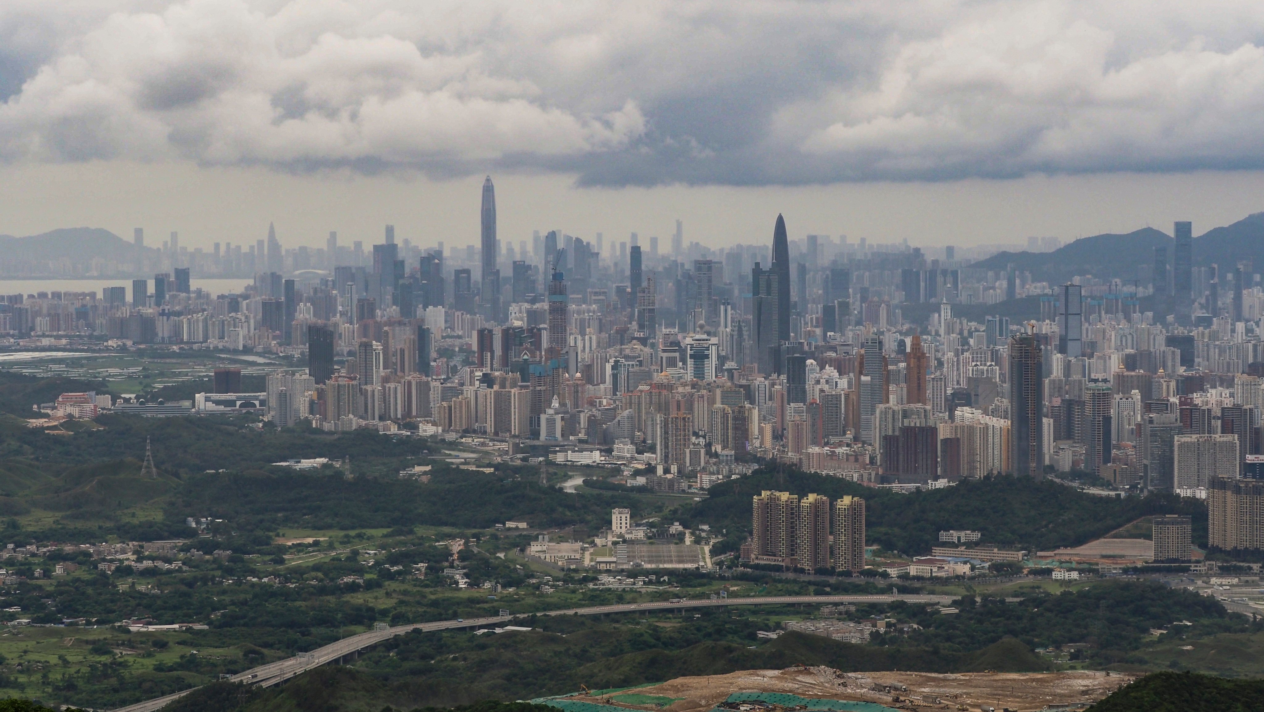The Shenzhen skyline. More companies in Shenzhen’s Qianhai Cooperation Zone will get help with expanding overseas via Hong Kong, authorities said. Photo: Martin Chan