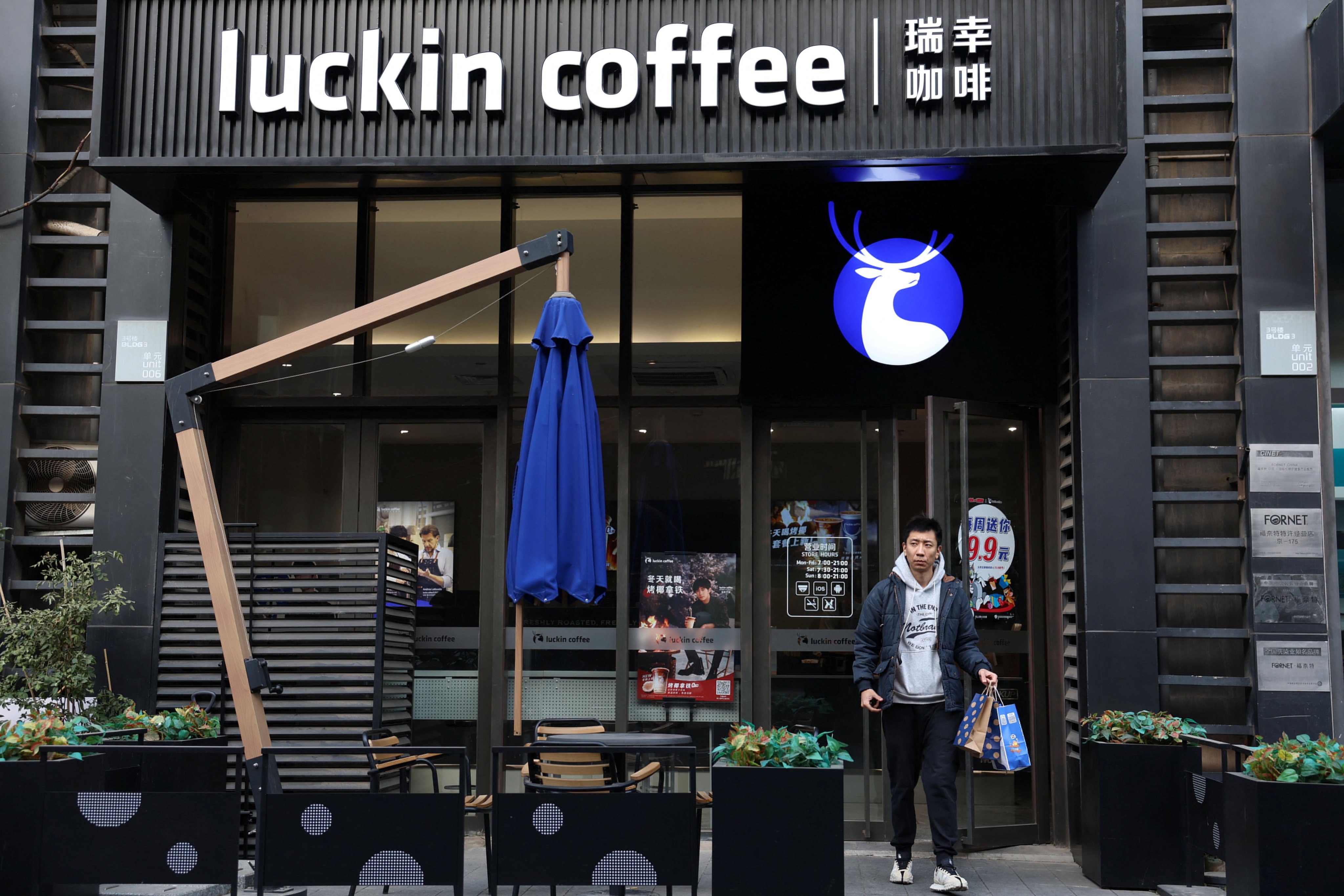China’s Luckin Coffee added 5,059 stores in the last 12 months, according to Alegra Group’s estimates. Photo: Reuters 