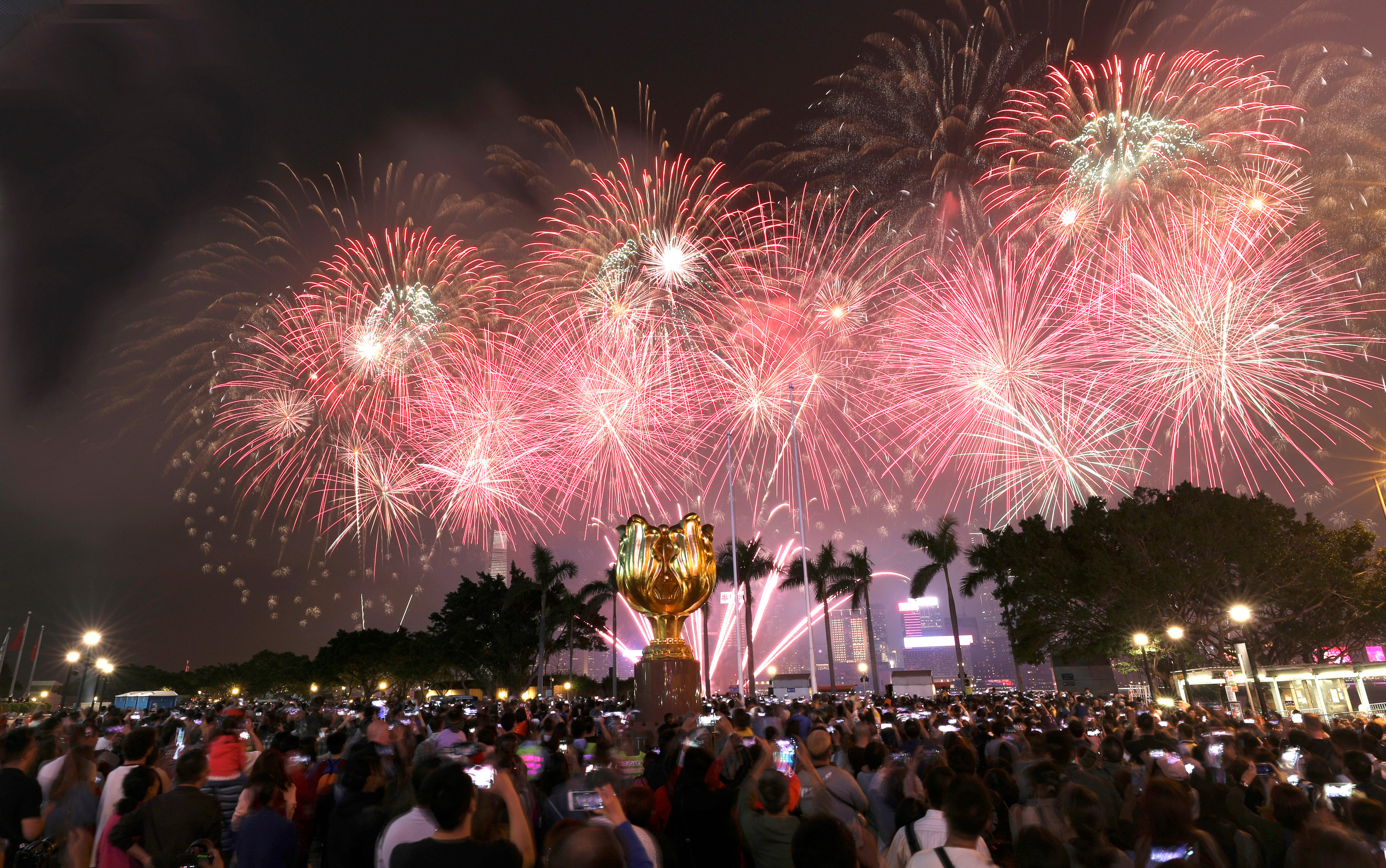 As you watch the fireworks display over Victoria Harbour, Hong Kong, or see in the new year wherever you are, know what to say by way of greetings to the Chinese people around you. Photo: Sam Tsang