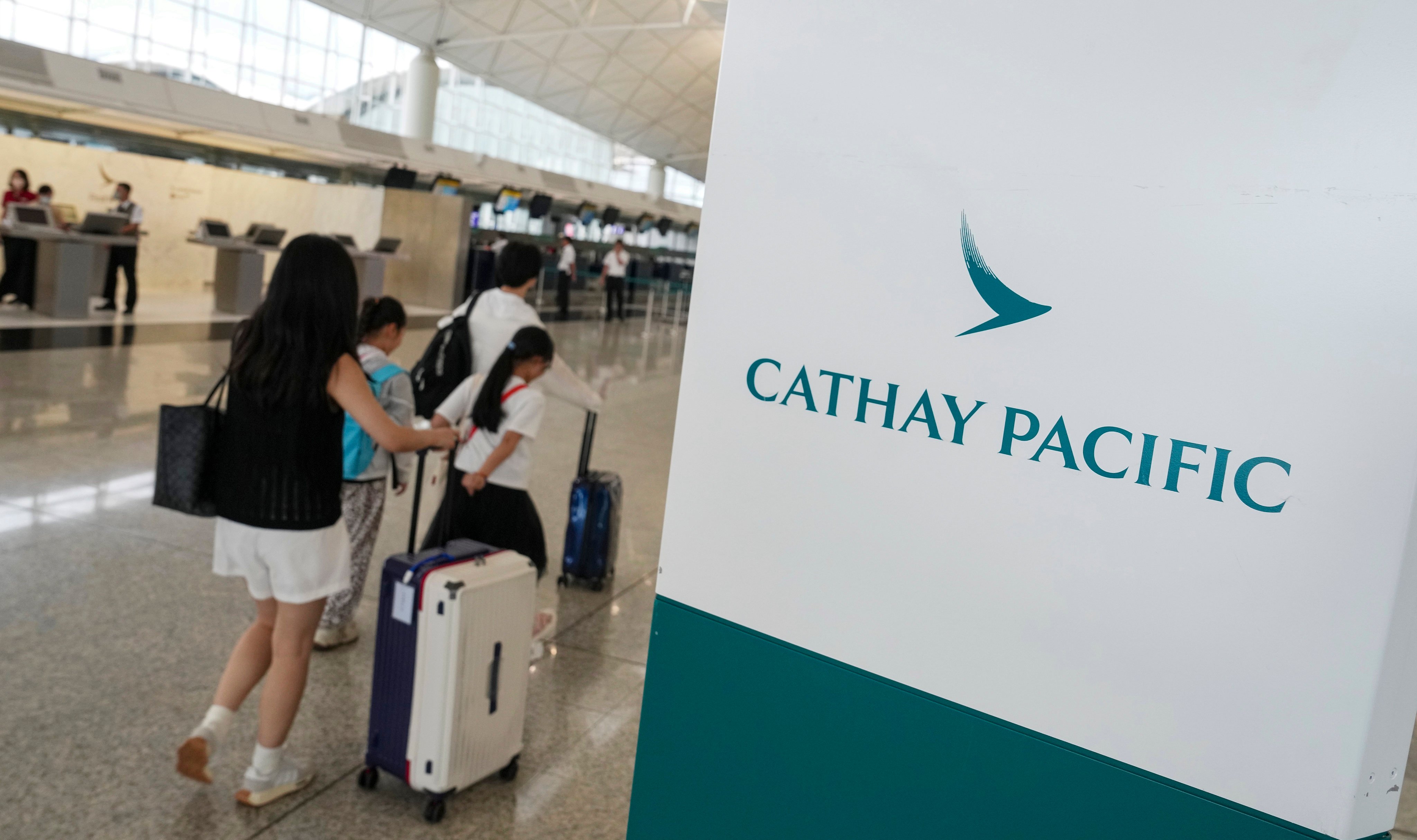 Hong Kong s Cathay Pacific cancels another 28 flights blaming