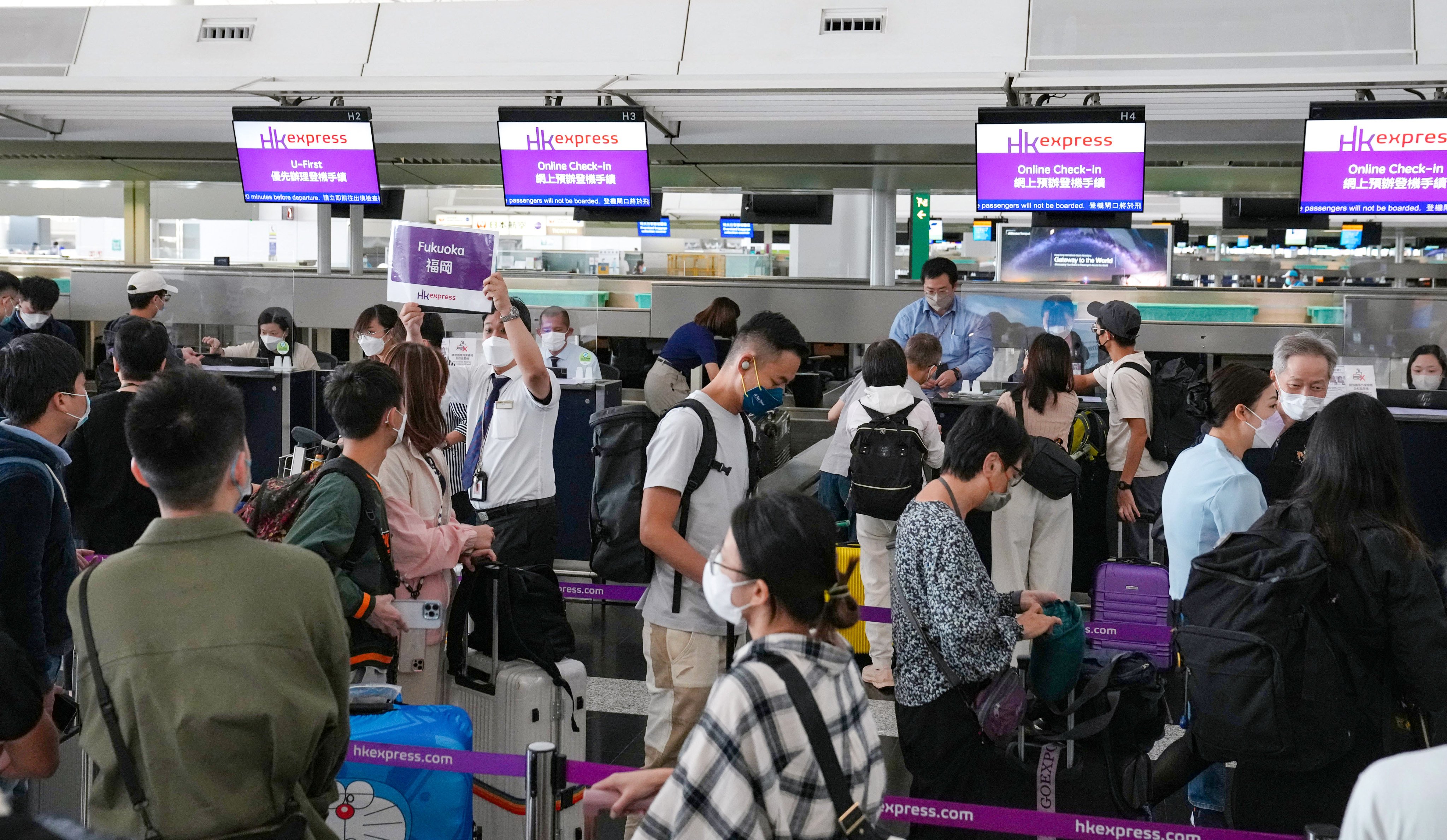 A travel agency has said customers can change tour plans, keep fees for future services or ask for full refunds. Photo: Sam Tsang