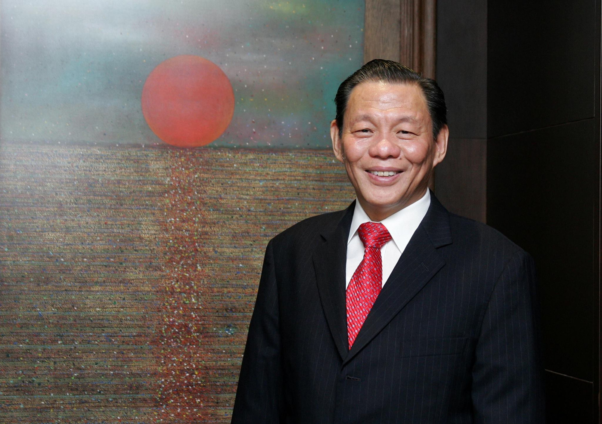 Cash-starved Chinese property group Dalian Wanda sells Shanghai luxury hotel to Indonesian billionaire
