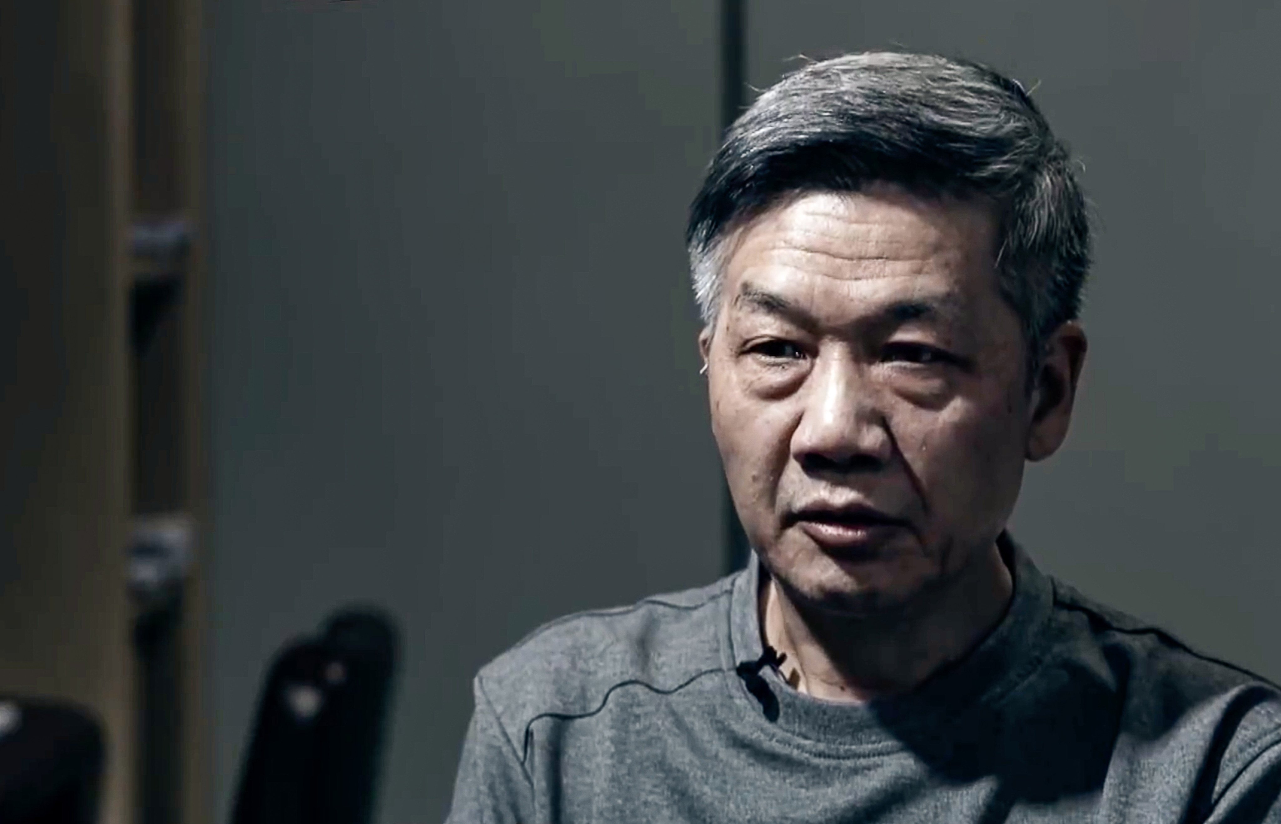 Former Guizhou official Li Zaiyong confessed to misusing public funds in a documentary broadcast on state TV. Photo: CCTV