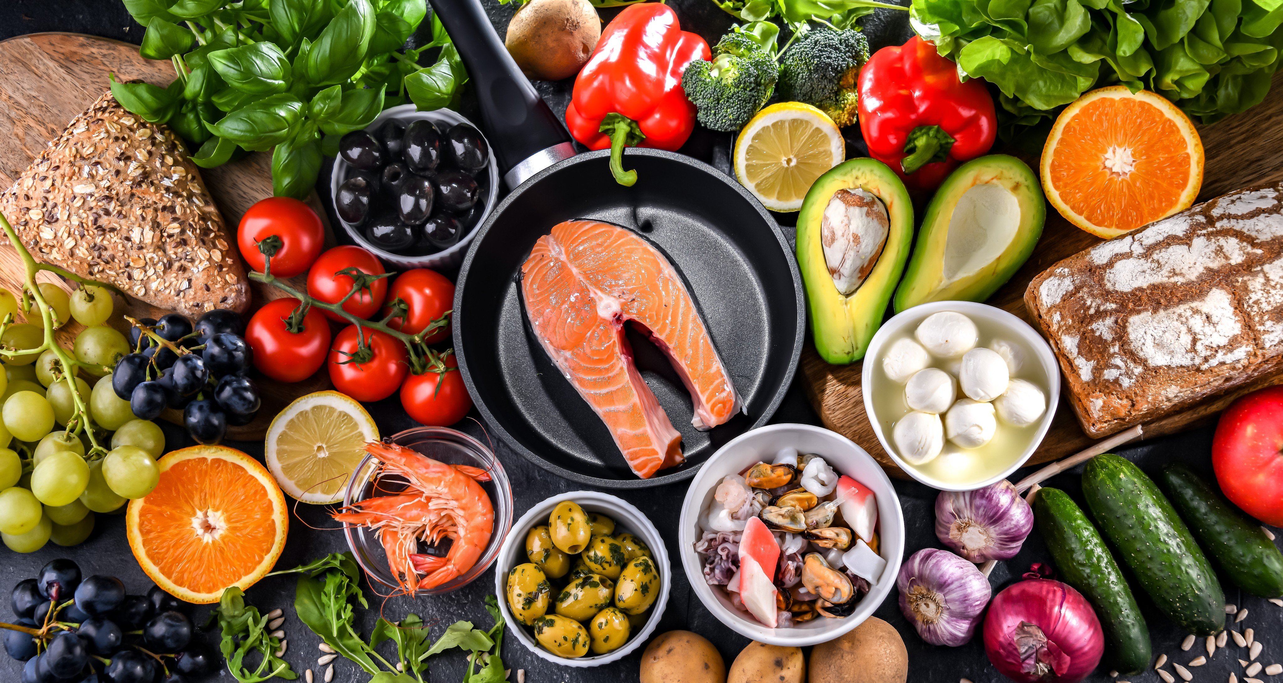 Food products representing the Mediterranean diet, which may improve overall health status. Photo: Shutterstock