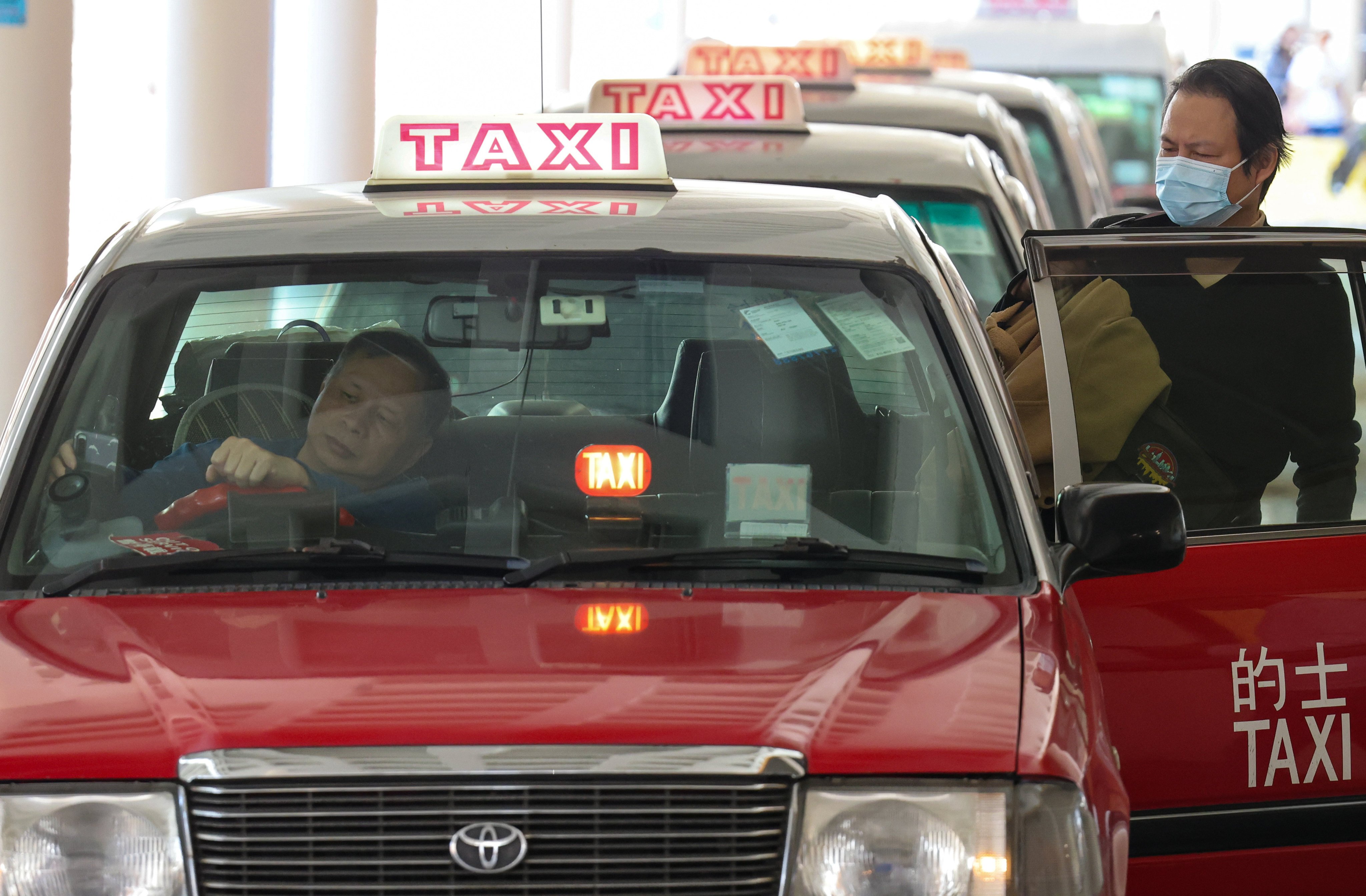 Hong Kong taxis have long relied on cash transactions. Photo: SCMP