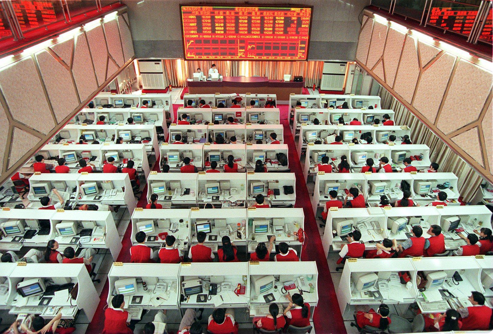 A view of the Zhengzhou Commodity Exchange in the Henan provincial capital of Zhengzhou on 3 July 1996. Photo: SCMP