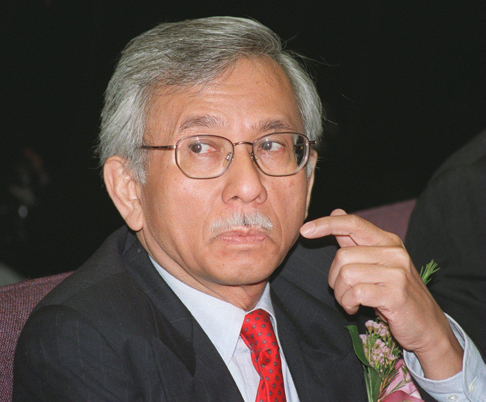 Malaysia’s former finance minister Daim Zainuddin said he stood to gain more wealth had he not joined politics, amid a probe by the country’s anti-corruption board. Photo: AP
