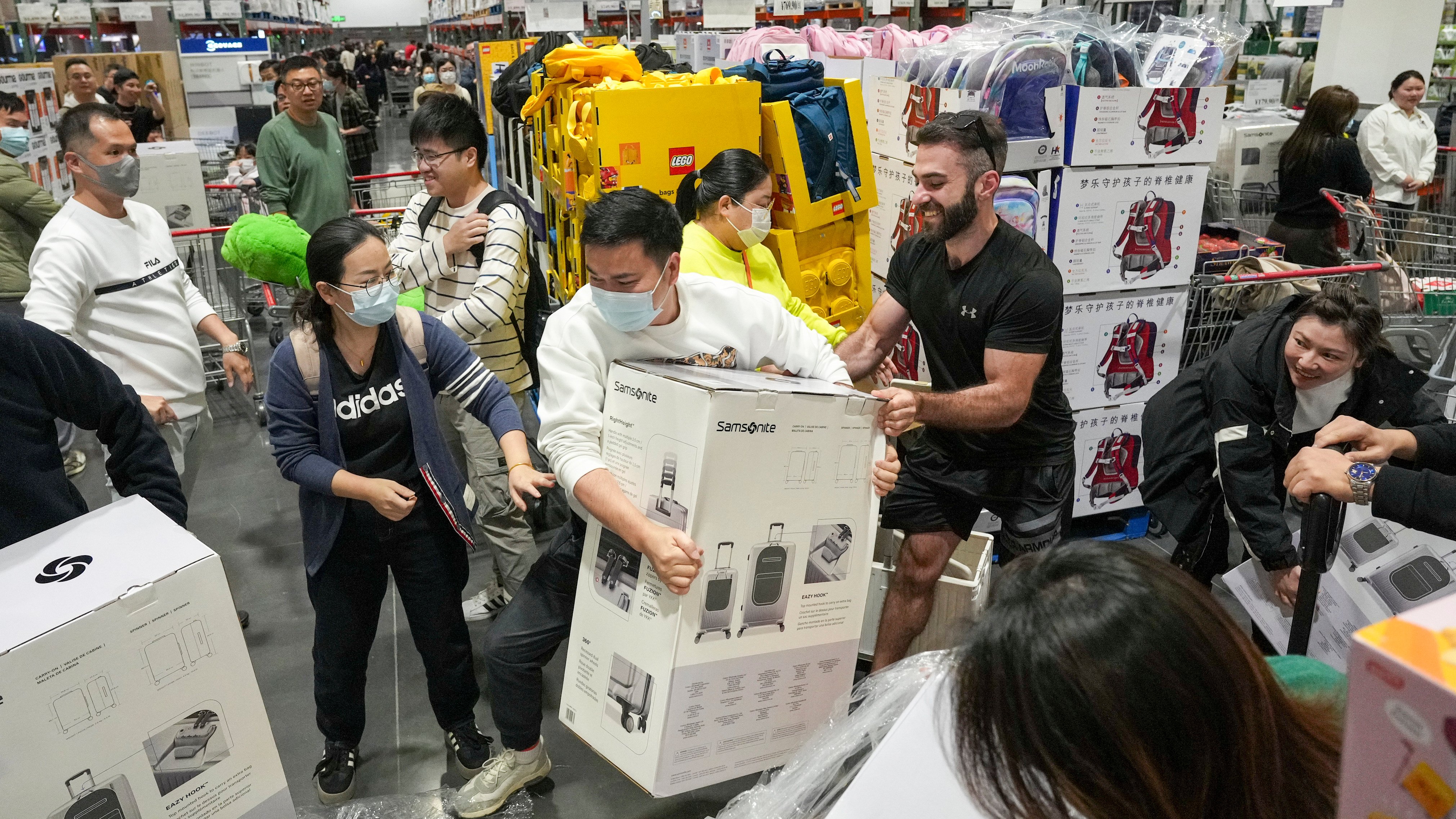 Shanghai costco buys CalvinKlein men's CK boxer briefs boxer