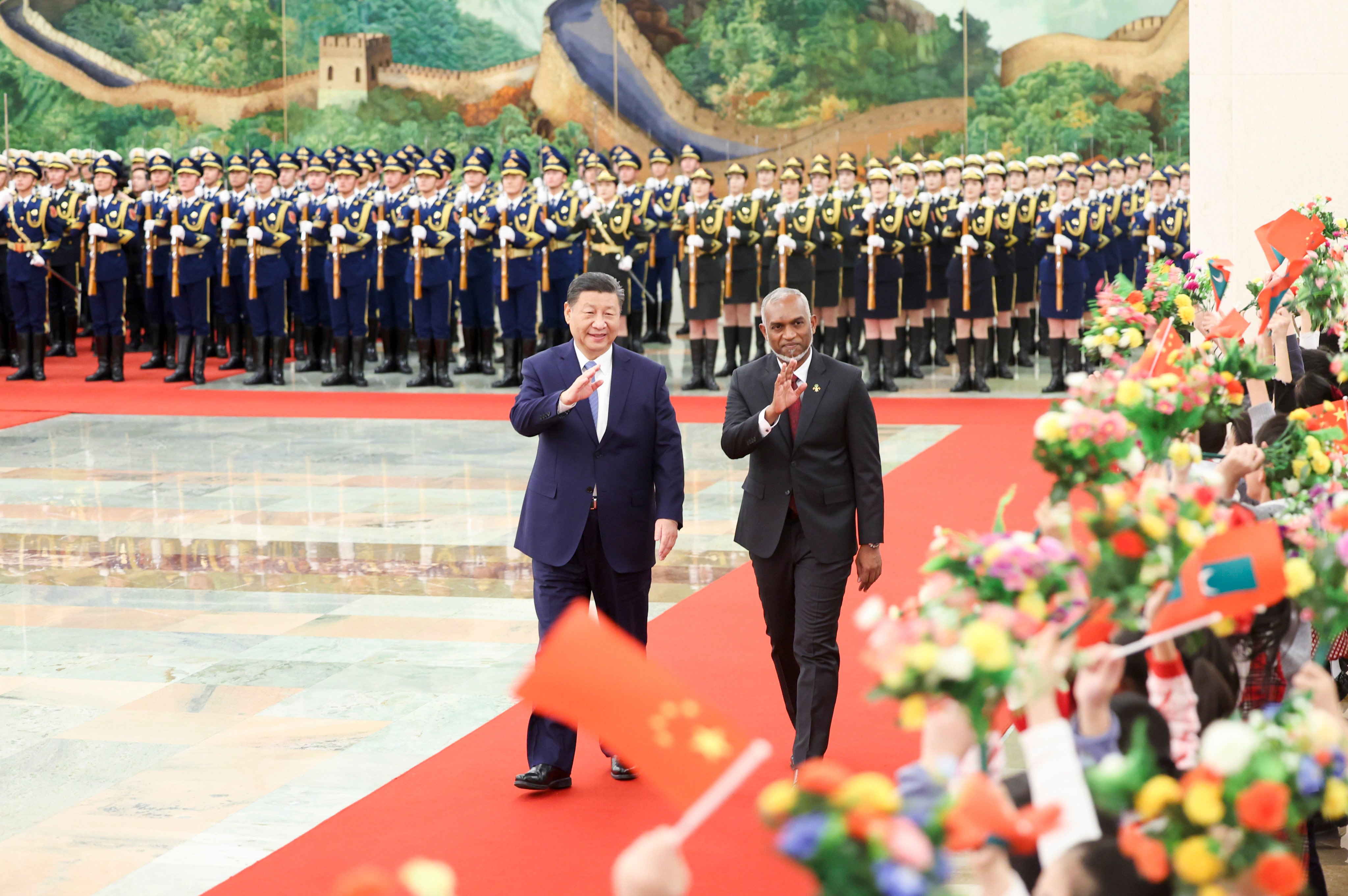 Chinese President Xi Jinping holds a welcoming ceremony for his Maldivian counterpart Mohamed Muizzu (right) in Beijing on January 10. Photo: Xinhua