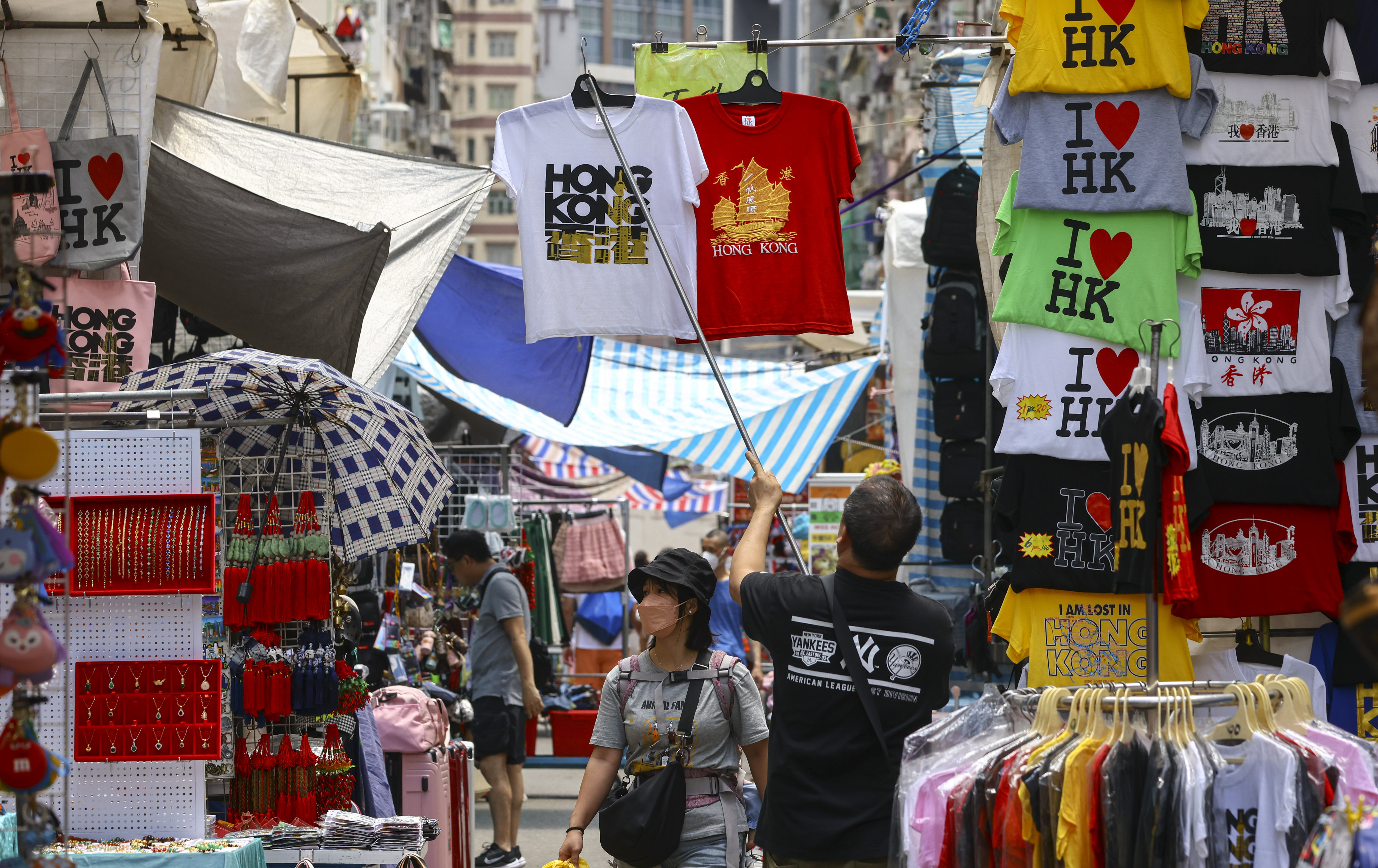 Hong Kong should be doing more to promote struggling areas such as the Ladies’ Market, on Tung Choi Street in Mong Kok. Photo: Dickson Lee